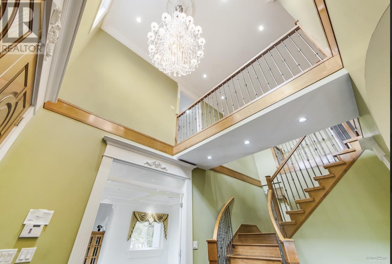 Property at 4875 CLINTON STREET image 3