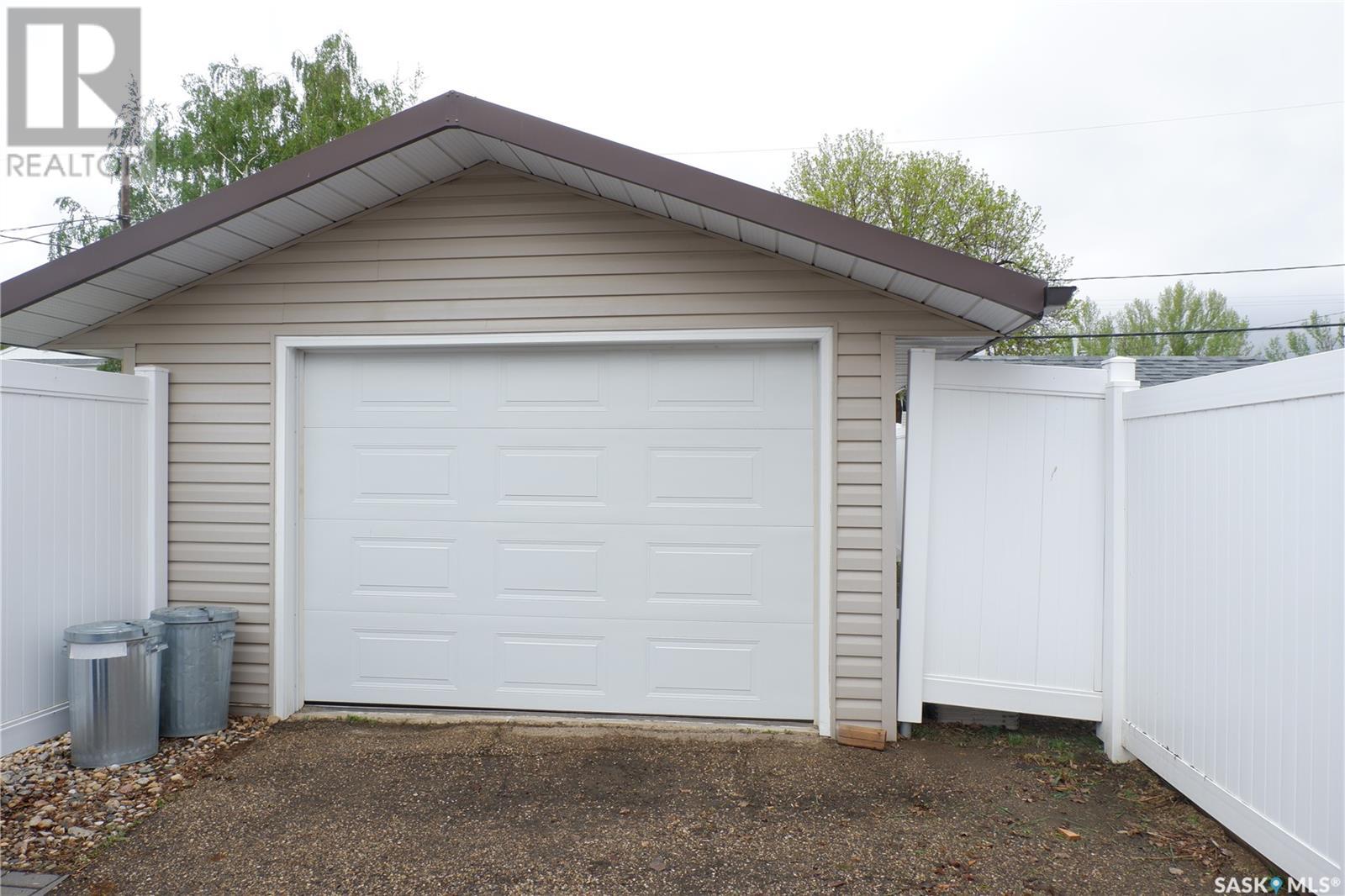 Property at 116 Empire PLACE image 2