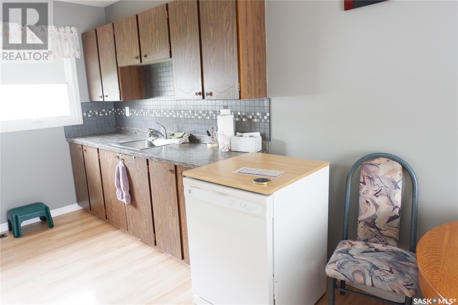 116 Empire Place, Assiniboia, Saskatchewan  S0H 0B0 - Photo 6 - SK006213