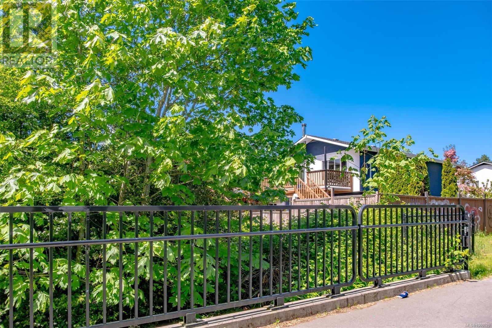 5 577 6th St, Nanaimo, British Columbia  V9R 5W6 - Photo 45 - 1000029