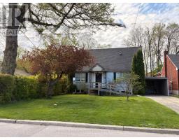 33 KIRKLAND BOULEVARD, Toronto, Ontario