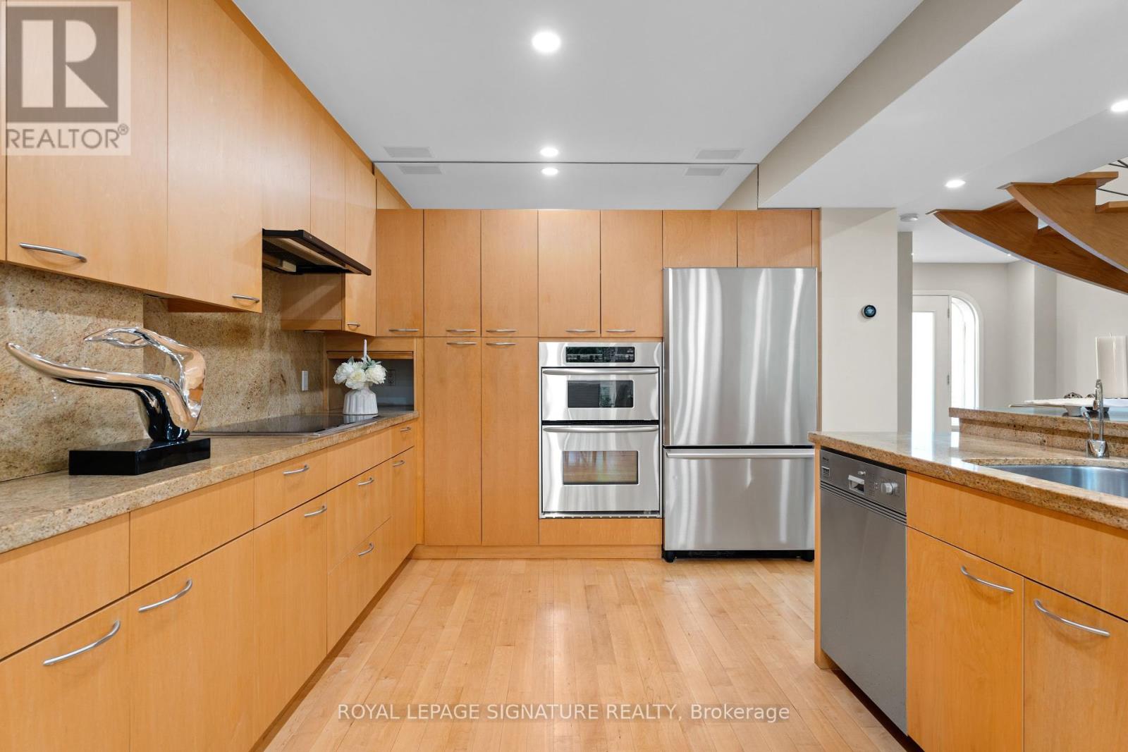 153 - 96 Crimson Mill Way, Toronto, Ontario  M2L 1T6 - Photo 9 - C12159833