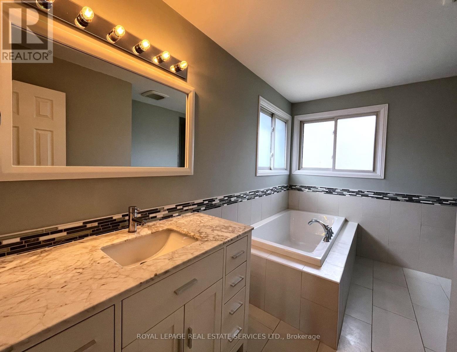 79 Doris Crescent, Newmarket, Ontario  L3Y 7V5 - Photo 20 - N12097474