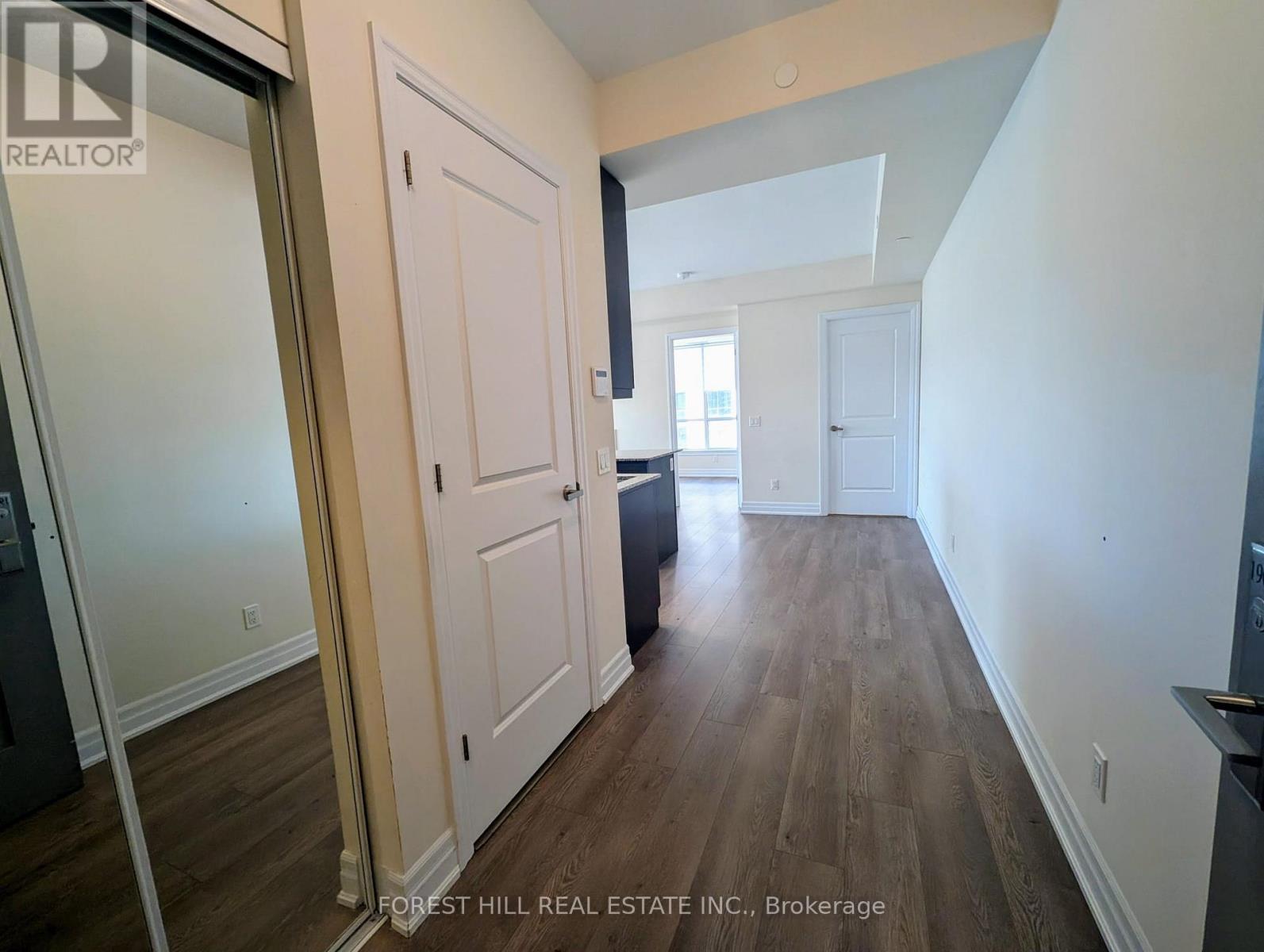 1909 - 9075 Jane Street, Vaughan (Concord), Ontario  L5K 0L7 - Photo 3 - N12155659