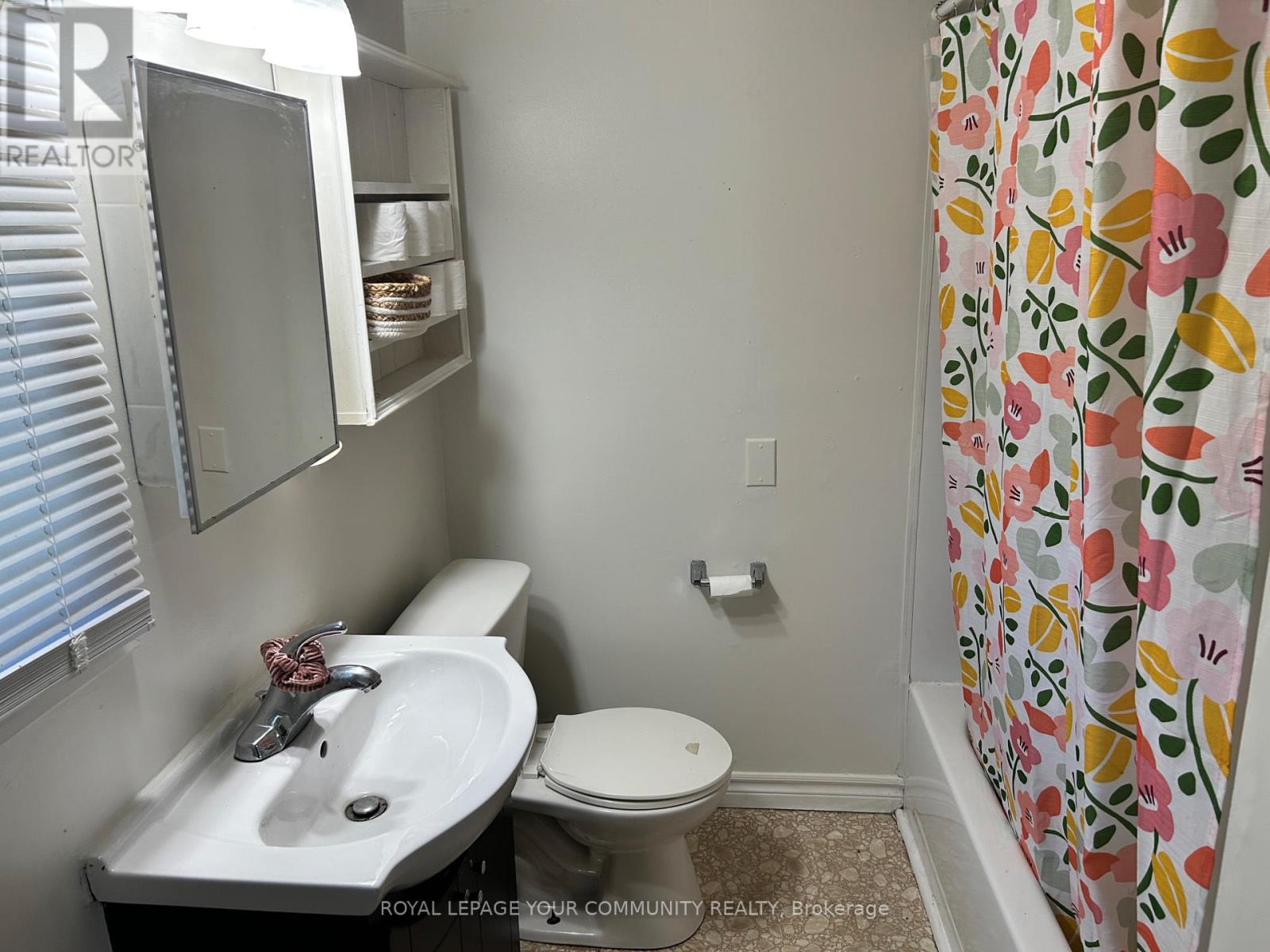 16 Christidis Drive, Georgina, Ontario  L0E 1L0 - Photo 17 - N12157629