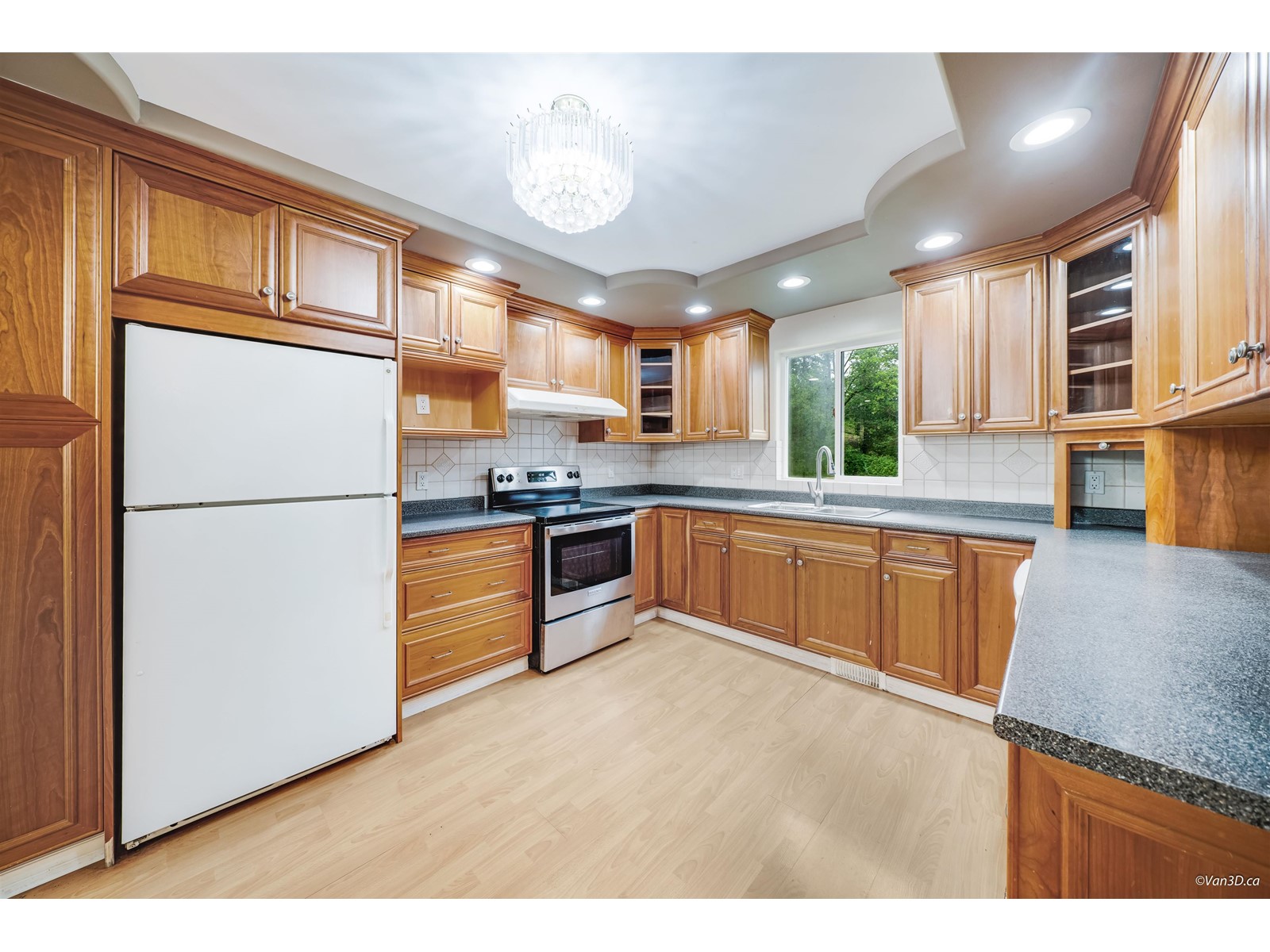 Property at 4412 248 STREET image 3
