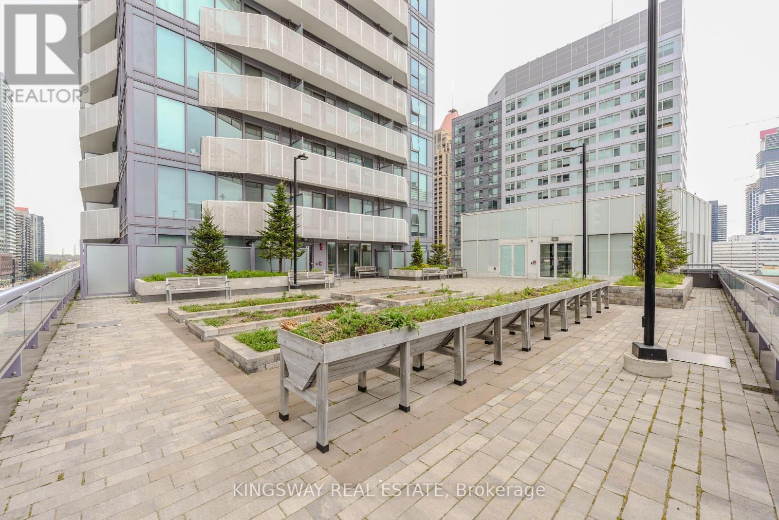 2505 - 4065 Confederation Parkway, Mississauga, Ontario  L5B 0L4 - Photo 36 - W12149415