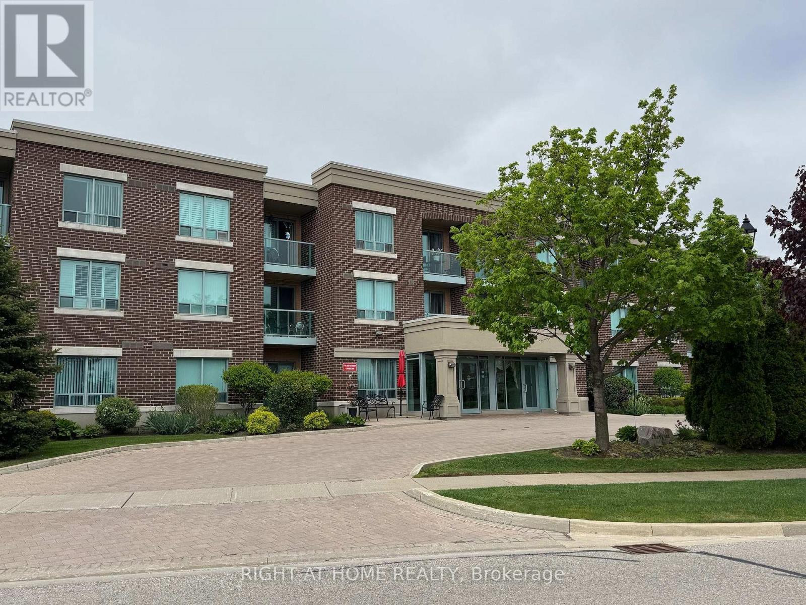 Property at 317 - 65 VIA ROSEDALE image 3