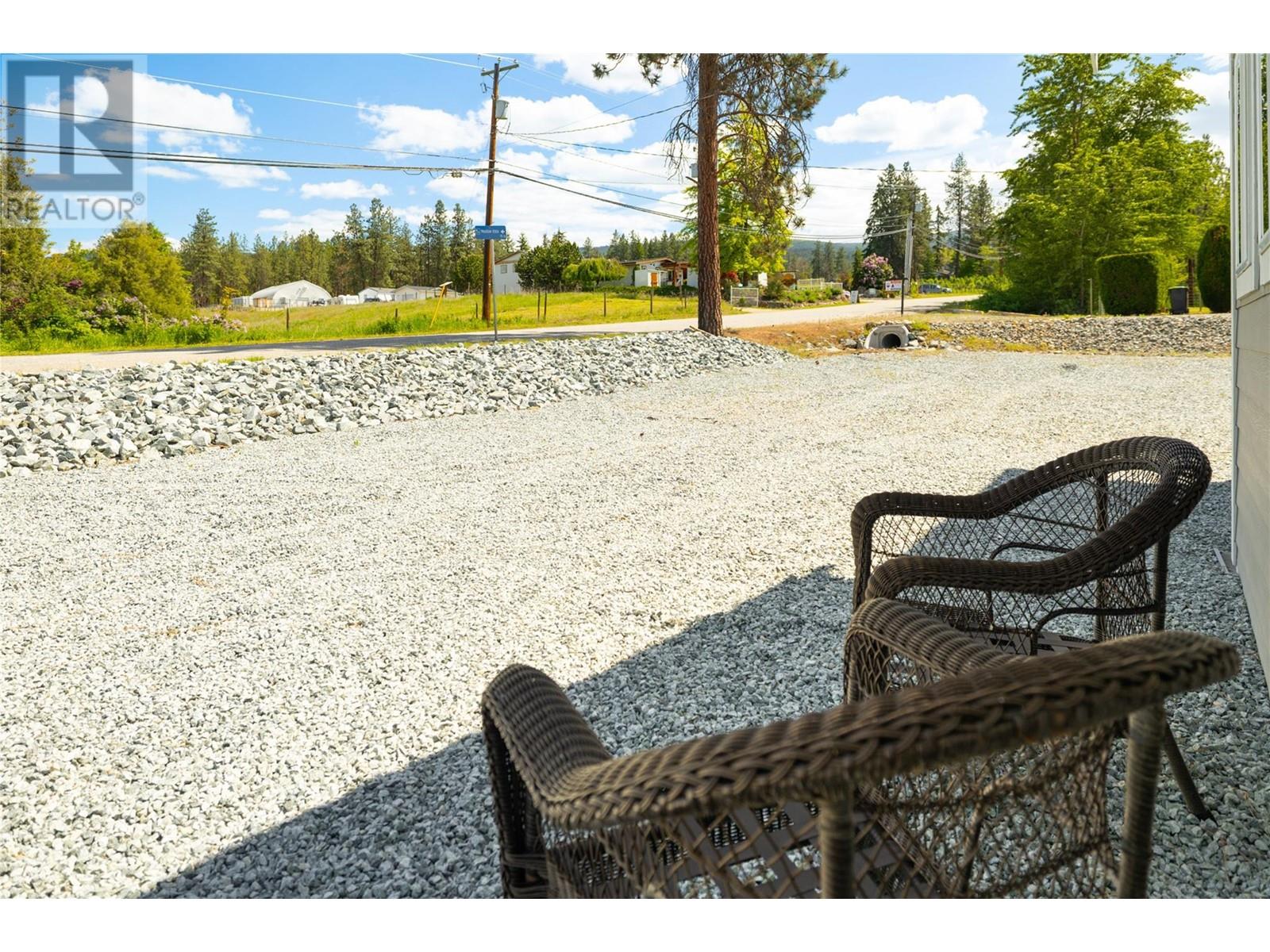 3960 June Springs Road, Kelowna, BC V1W4E4