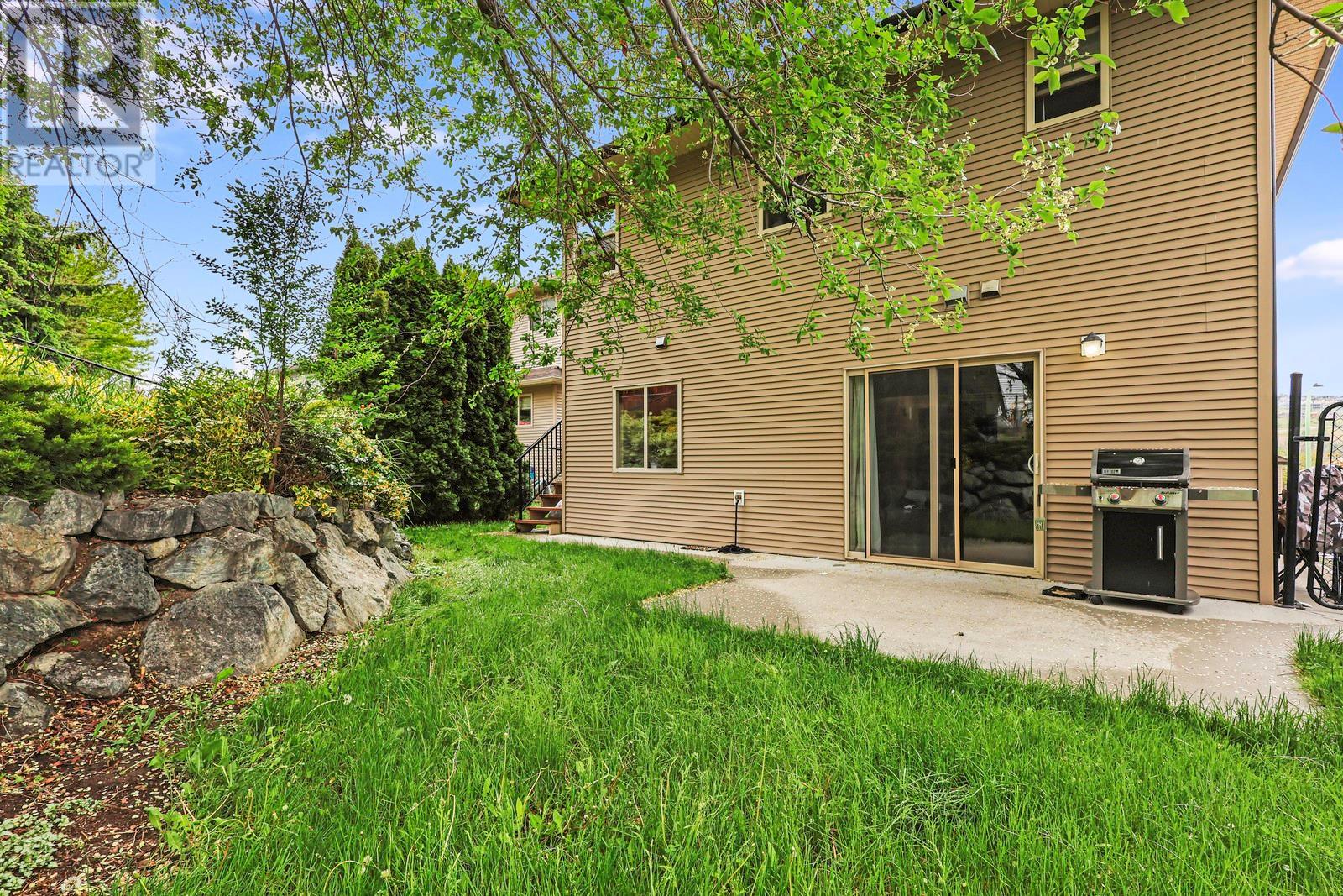 1446 Tanemura Crescent, Kelowna, British Columbia  V1P 1N8 - Photo 3 - 10348262