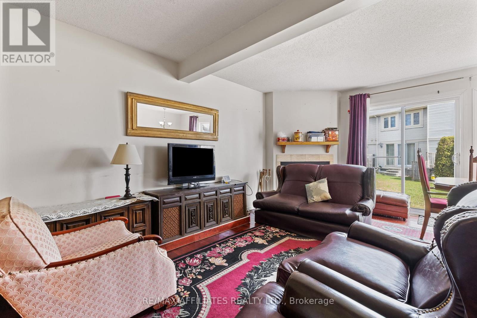 Property at 75 SAXTON PRIVATE image 4