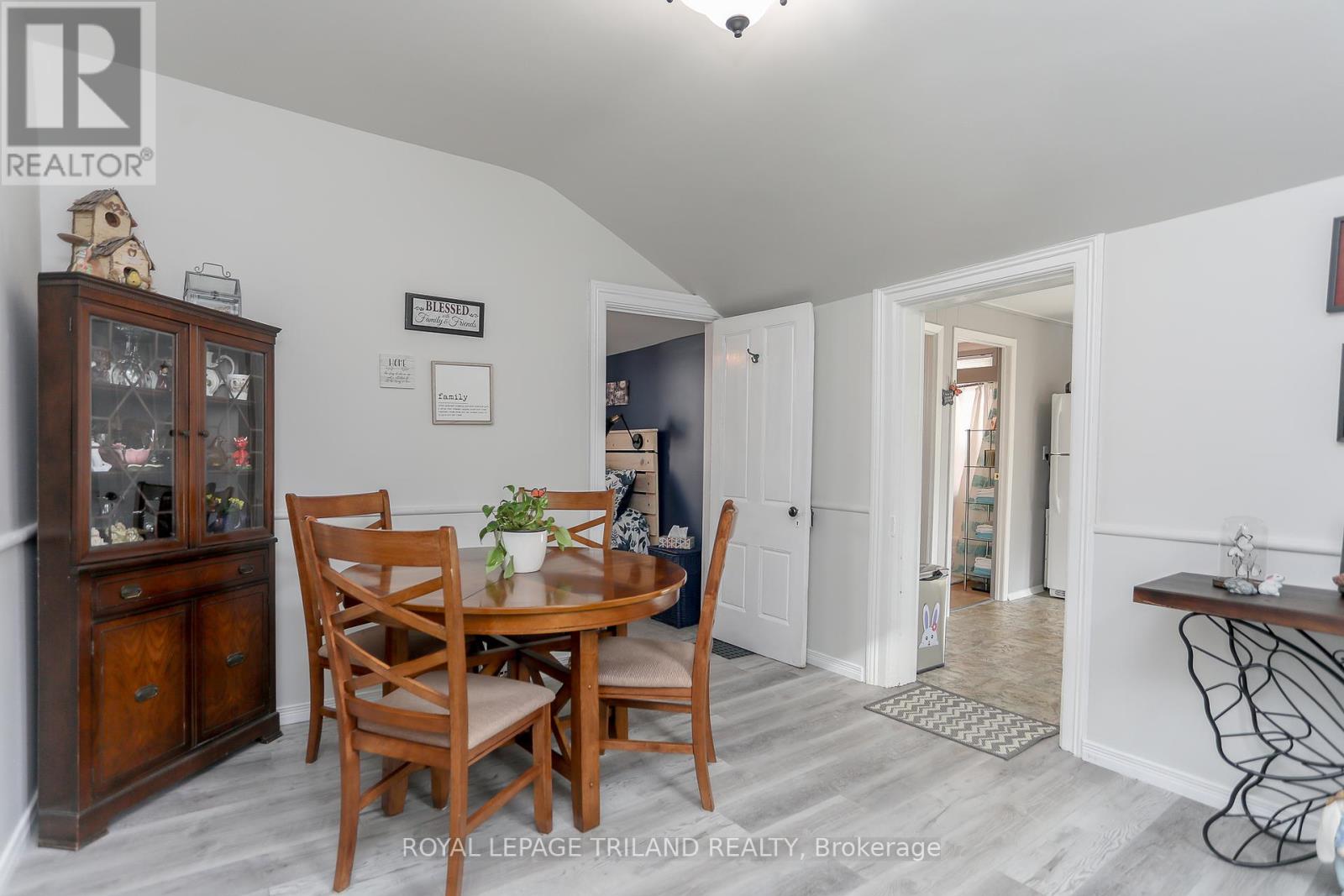 15 Eagle Street, St. Thomas, Ontario N5P 1P8 - Photo 5 - X12096978