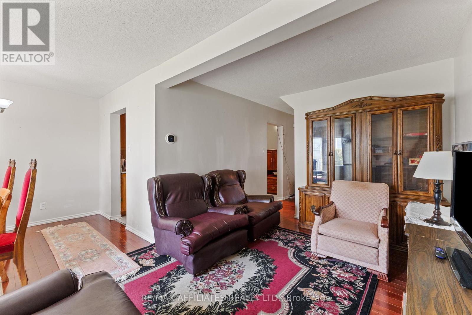 75 Saxton Private, Ottawa, Ontario  K2H 9P3 - Photo 5 - X12156682