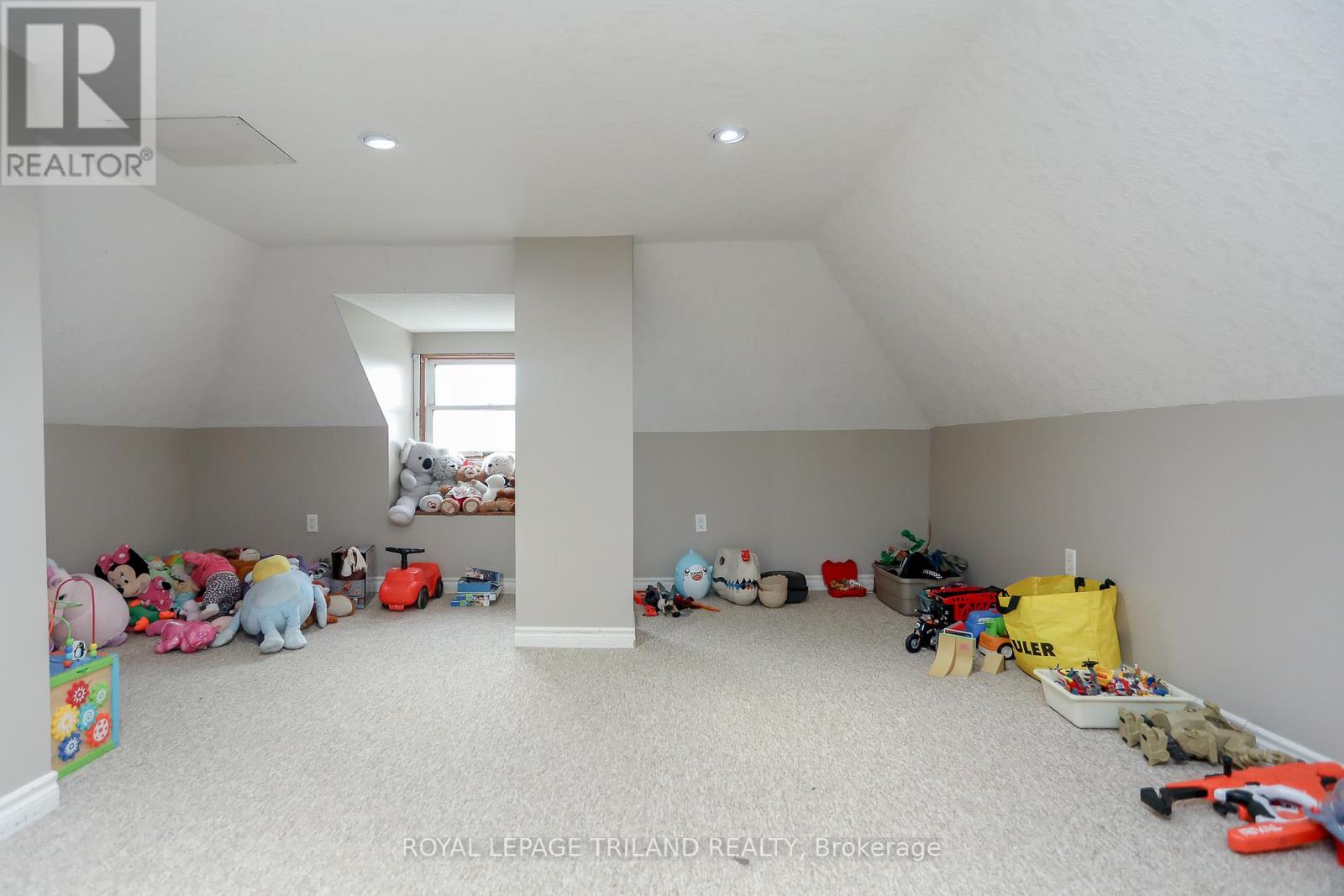 16 Maple Street, St. Thomas, Ontario  N5R 1Y9 - Photo 34 - X12125285