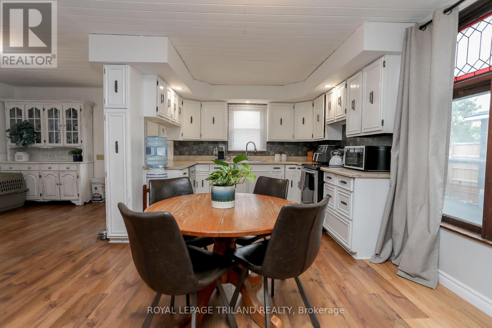 16 Maple Street, St. Thomas, Ontario  N5R 1Y9 - Photo 11 - X12125285