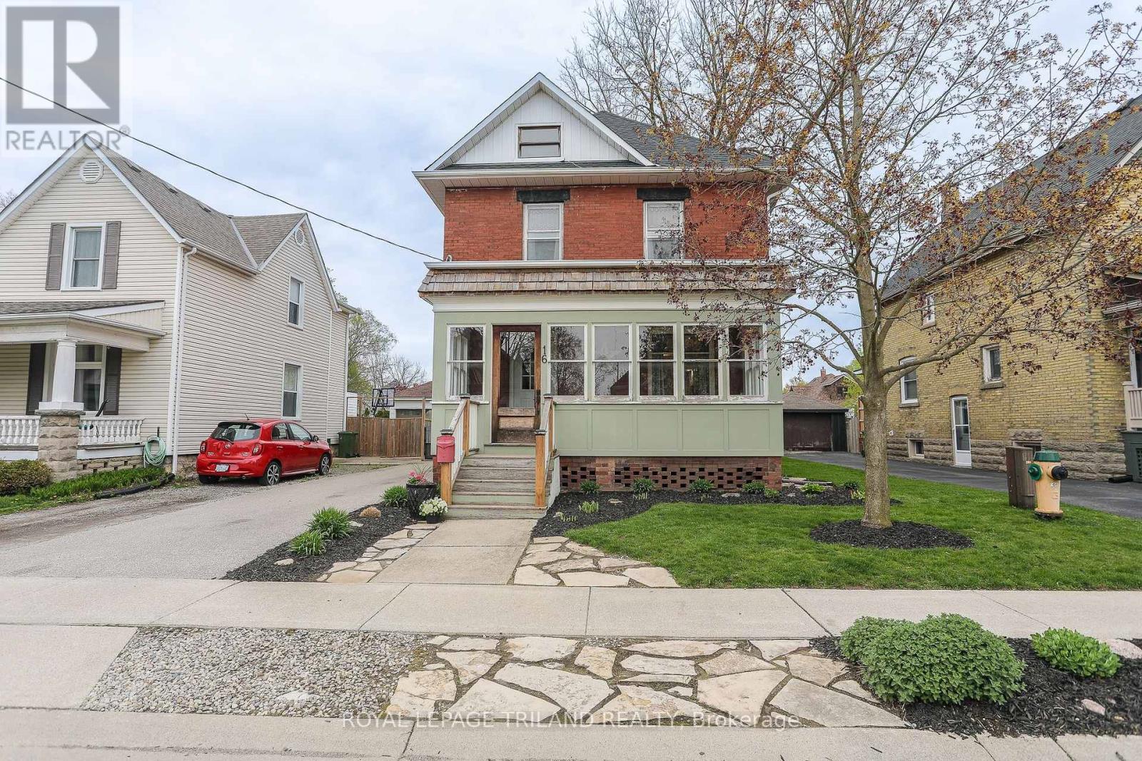 16 Maple Street, St. Thomas, Ontario  N5R 1Y9 - Photo 3 - X12125285