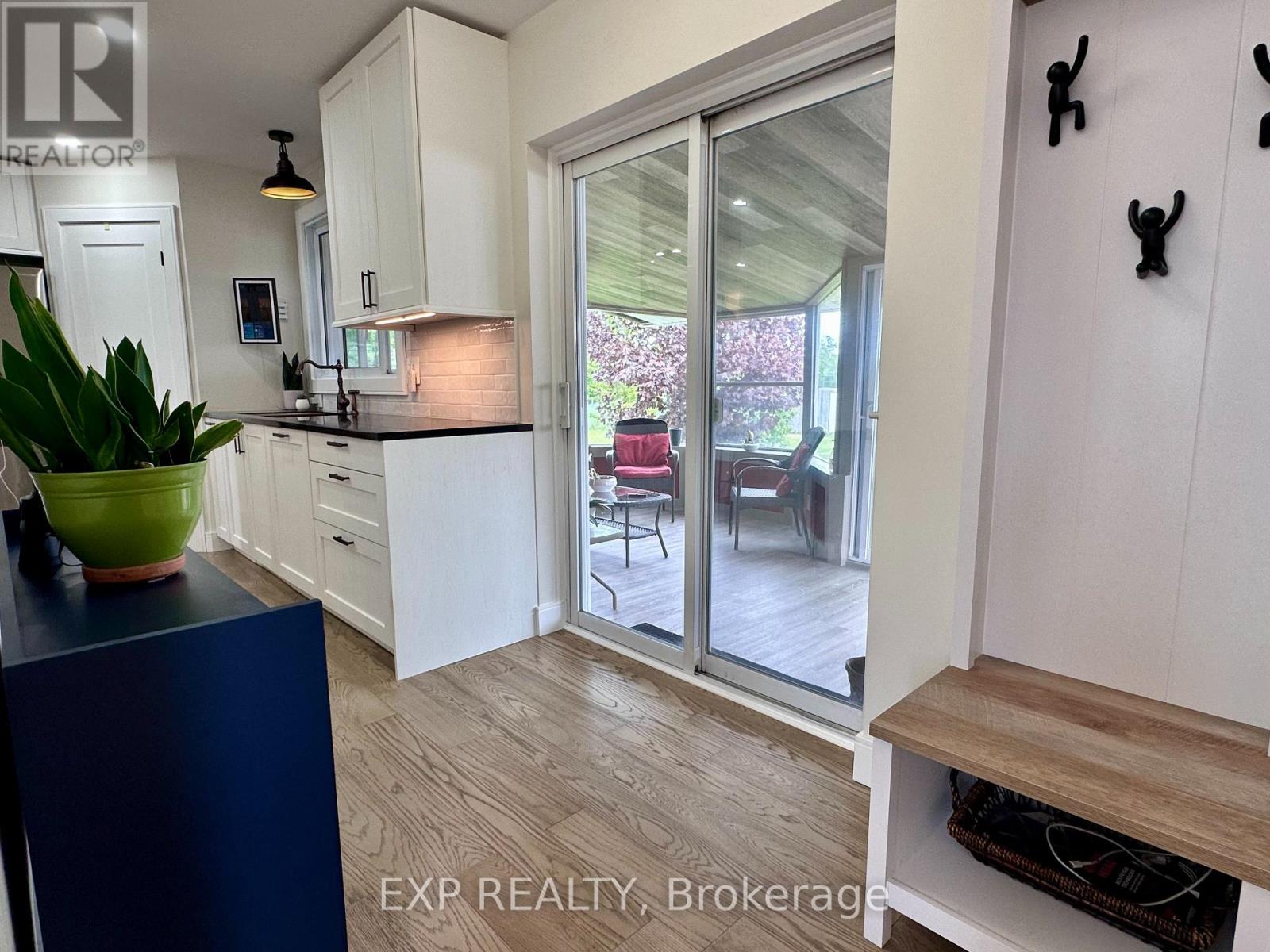 9235 Hickory Drive, Strathroy-Caradoc, Ontario  N7G 3H3 - Photo 39 - X12156825