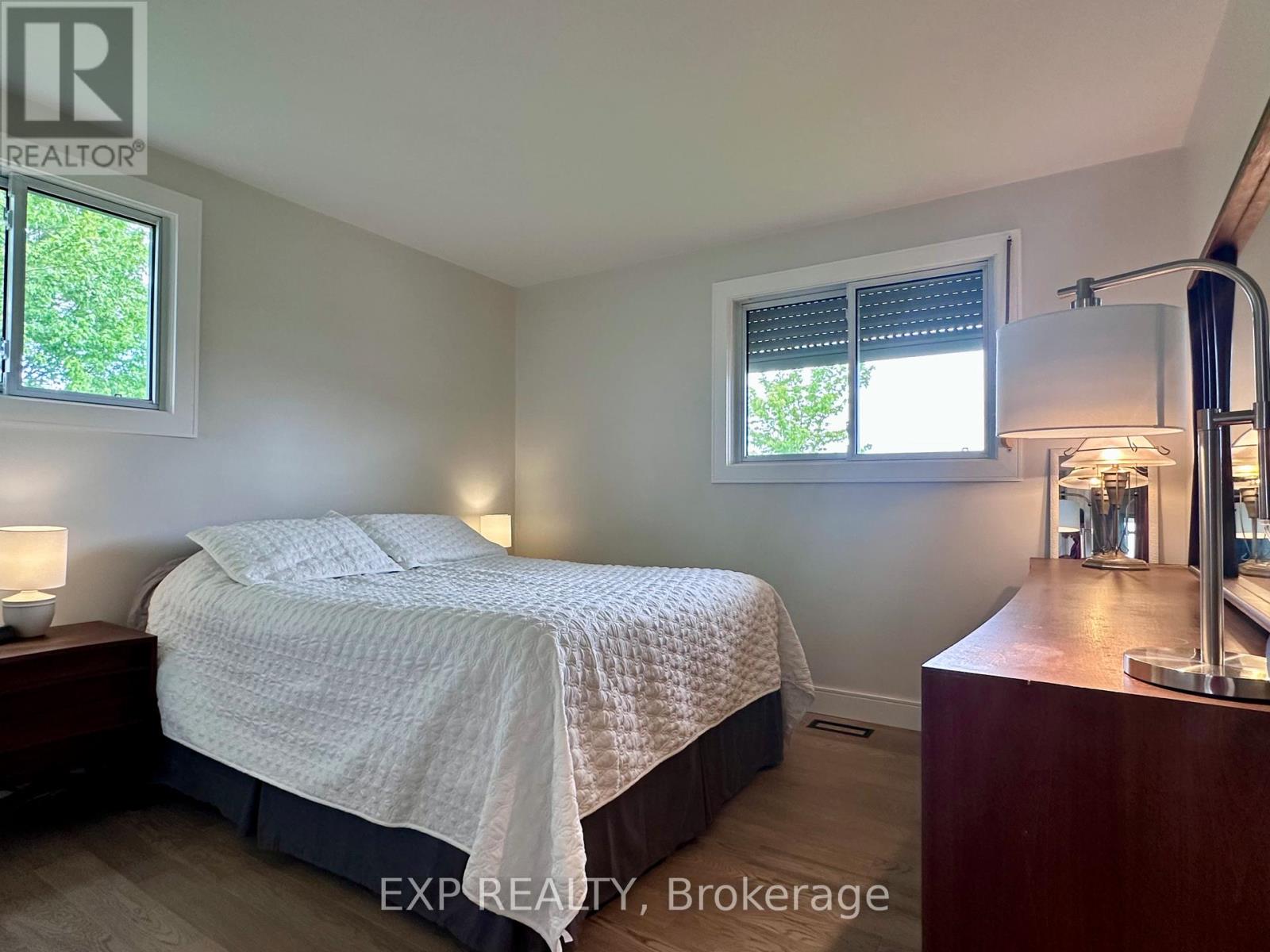 9235 Hickory Drive, Strathroy-Caradoc, Ontario  N7G 3H3 - Photo 36 - X12156825