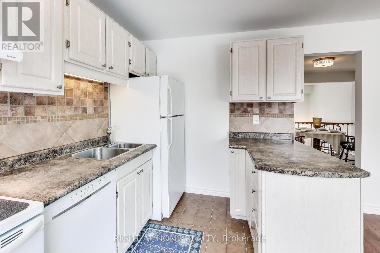 21 - 301 Bridletowne Circle W, Toronto (L'amoreaux), Ontario  M1W 2H7 - Photo 10 - E12089202