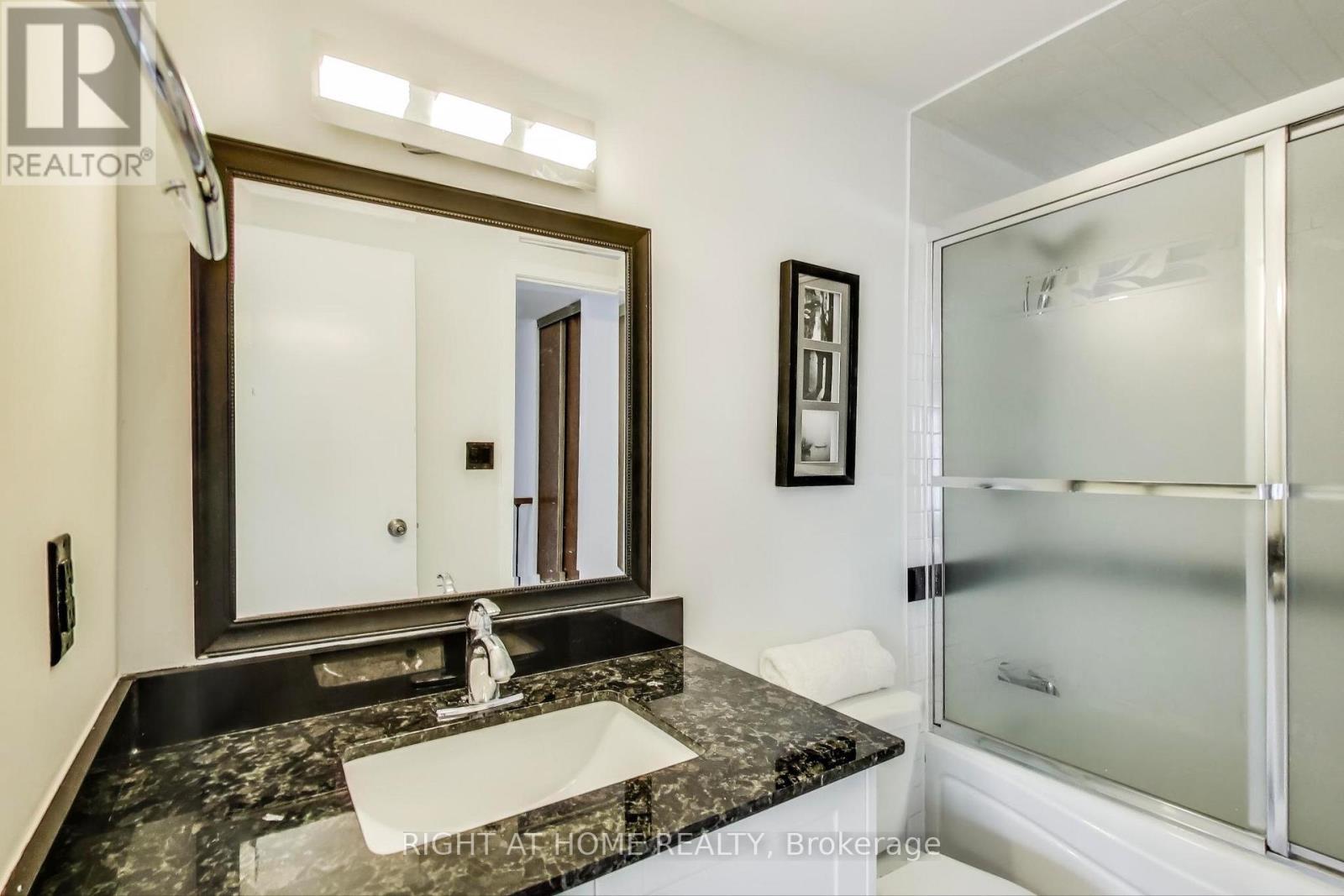 21 - 301 Bridletowne Circle W, Toronto (L'amoreaux), Ontario  M1W 2H7 - Photo 17 - E12089202