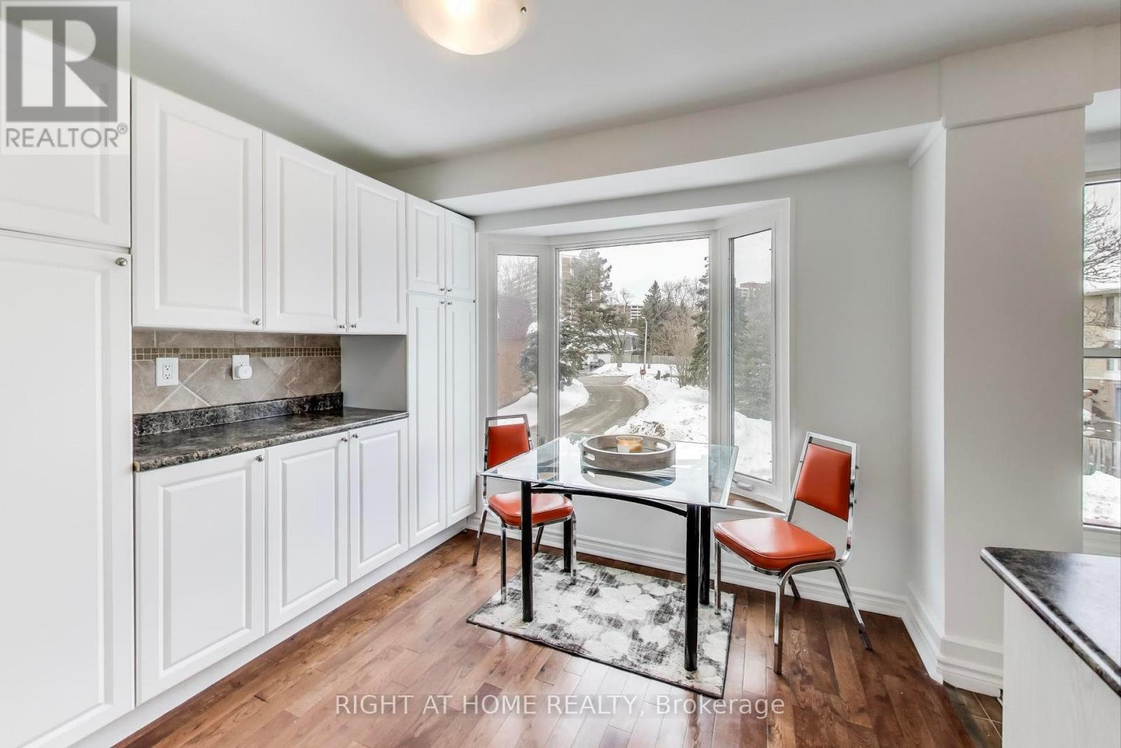 21 - 301 Bridletowne Circle W, Toronto (L'amoreaux), Ontario  M1W 2H7 - Photo 8 - E12089202