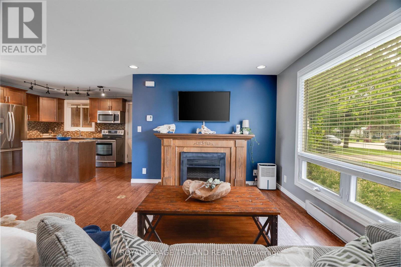 173 Simpson Street, Southwest Middlesex, Ontario  N0L 1M0 - Photo 6 - X12159775