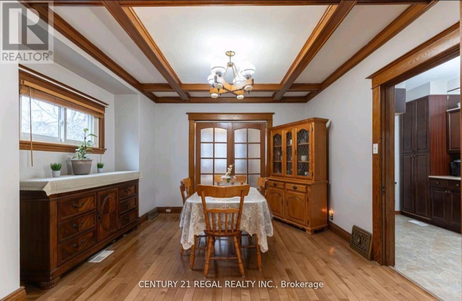 Main - 133 Eastbourne Avenue, Hamilton, Ontario  L8M 2M9 - Photo 10 - X12087295