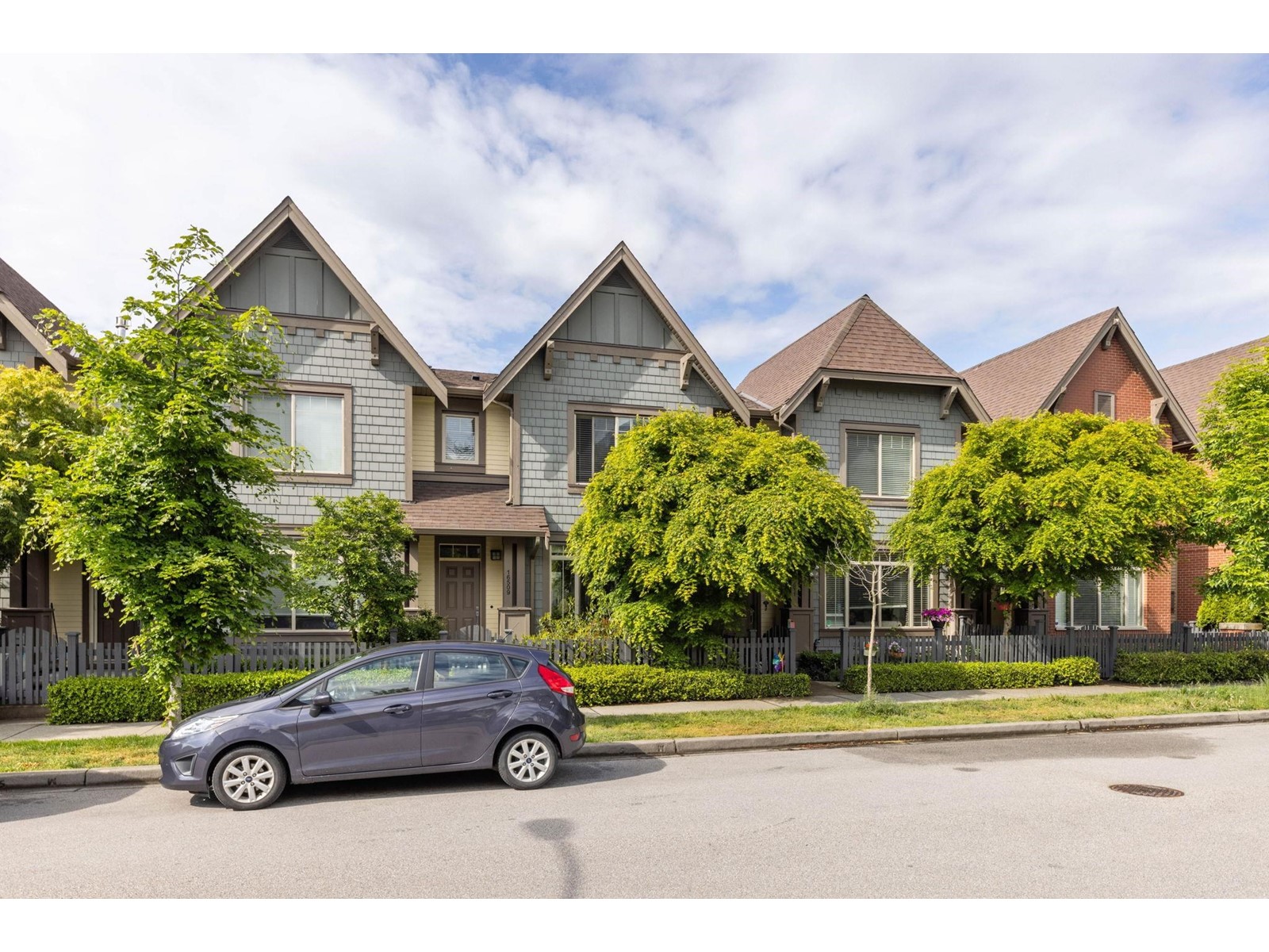 16509 24a Avenue, Surrey, British Columbia  V3Z 0M8 - Photo 2 - R3004832