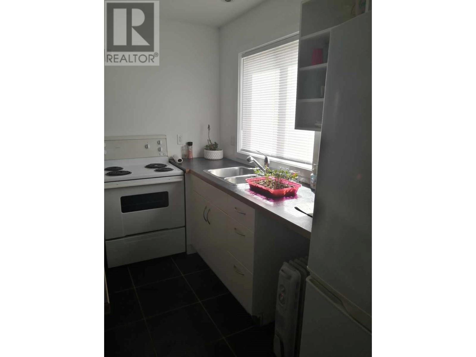 529 6th Avenue, Keremeos, British Columbia  V0X 1N3 - Photo 20 - 10348613