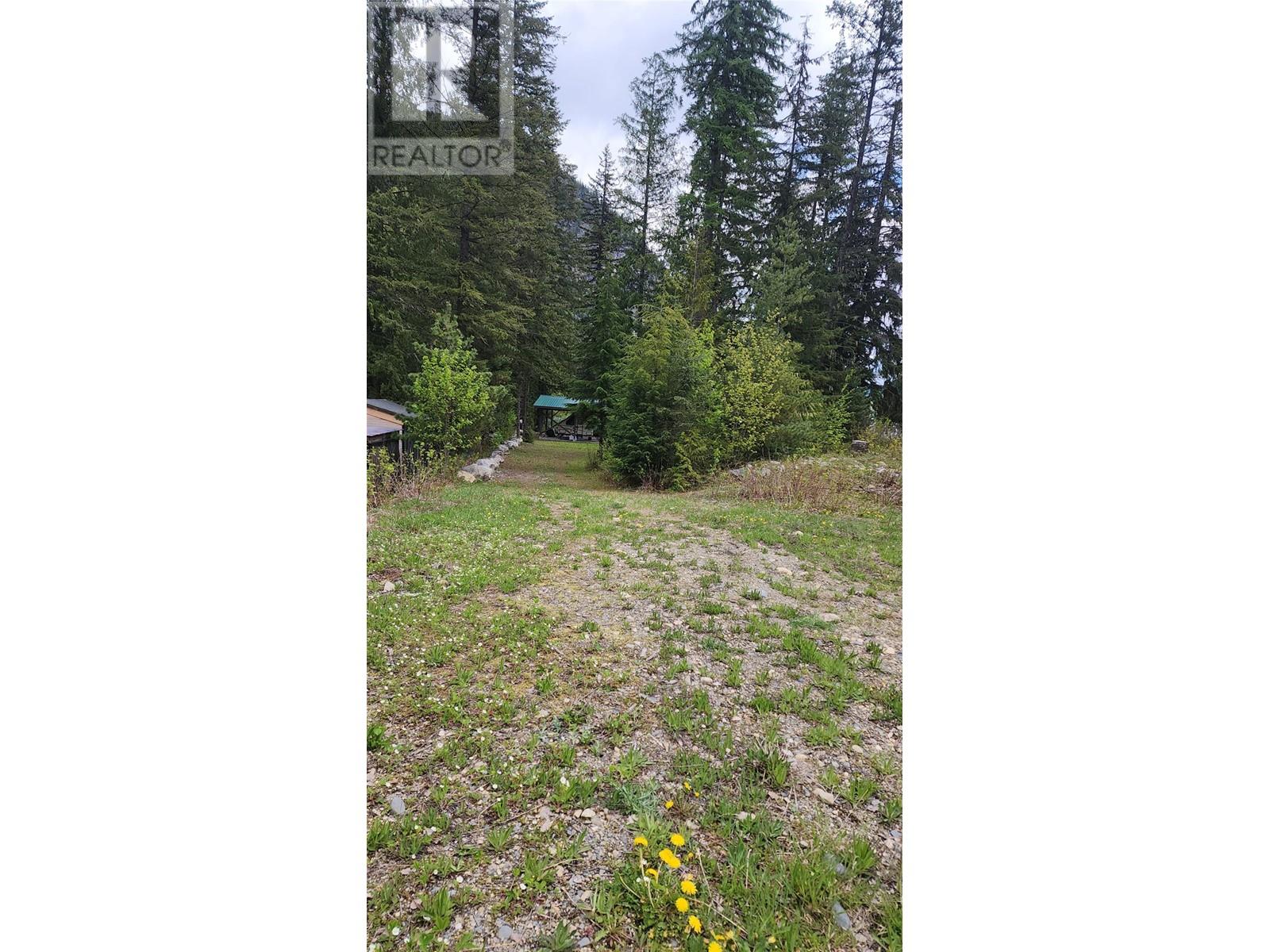 233 Island View Road, Nakusp, BC V0G1R1