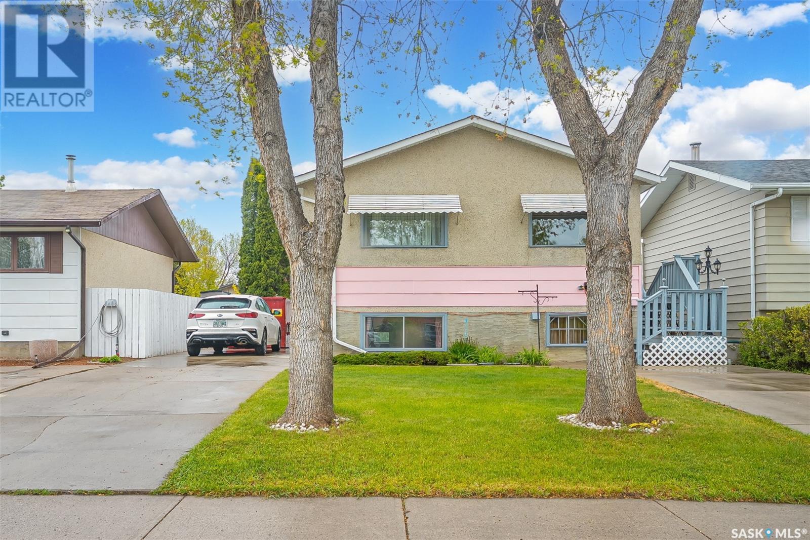 Property at 254 Mowat CRESCENT image 3