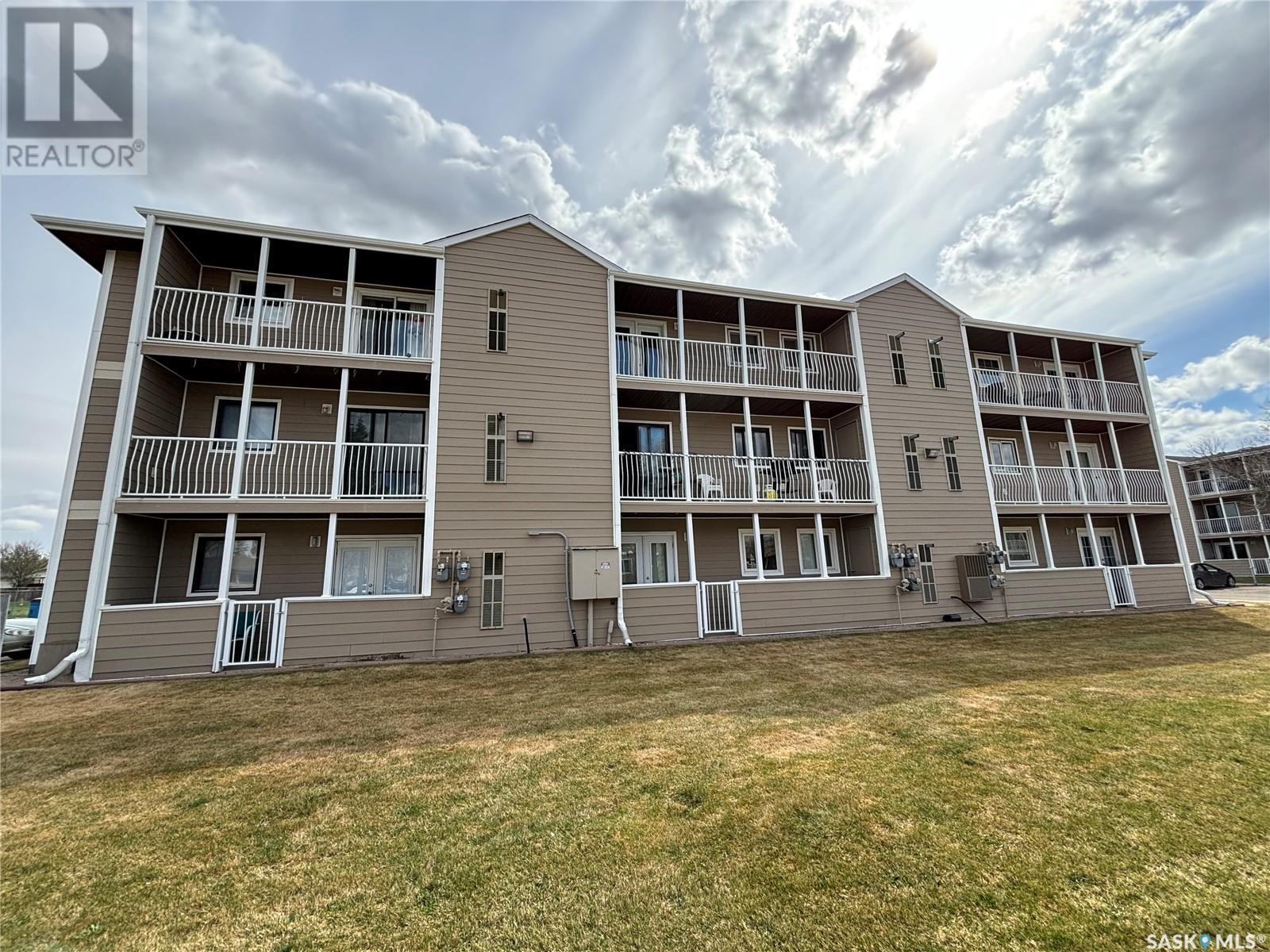 Property at 12 6575 Rochdale BOULEVARD image 1