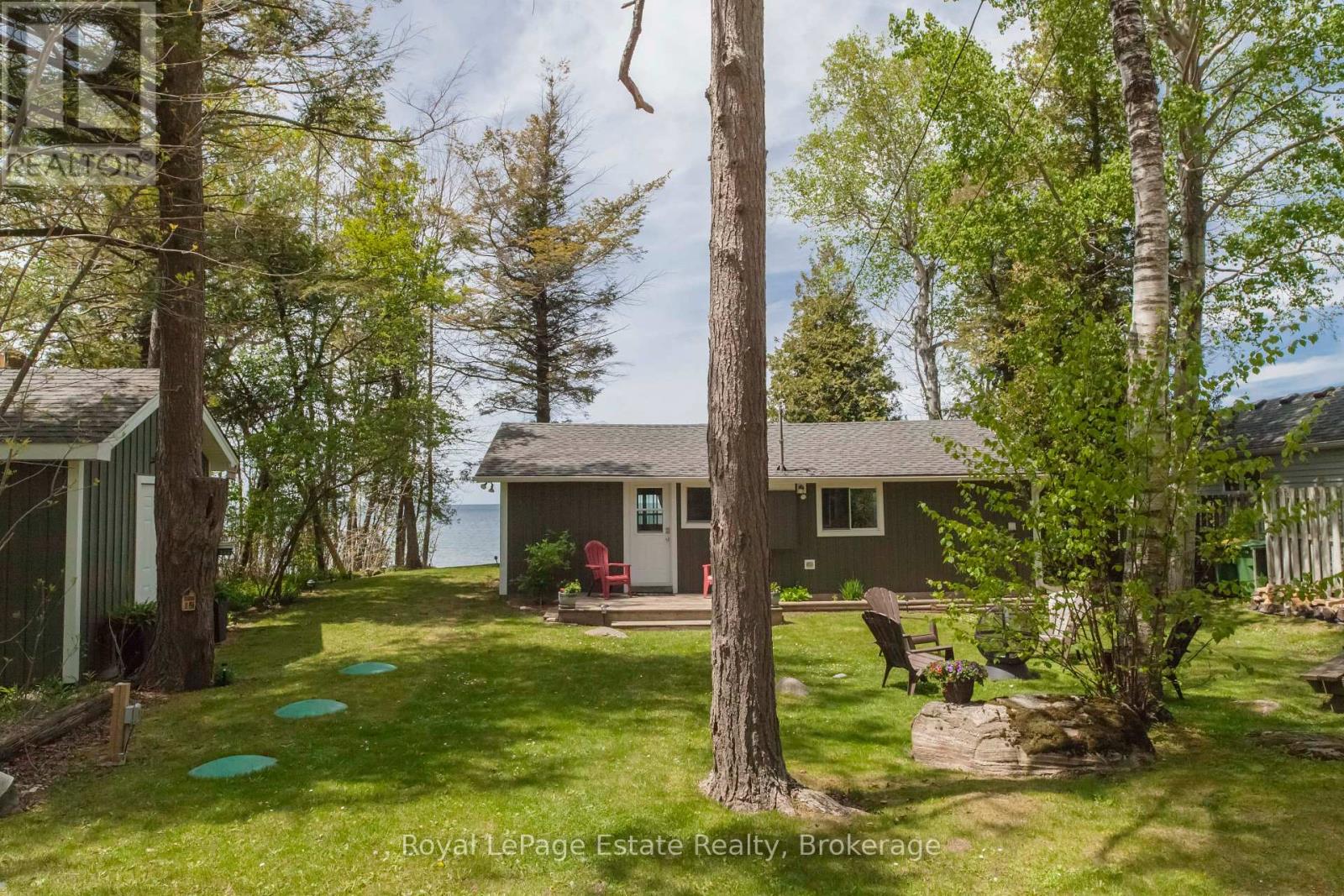 19 Ah Sineese Crescent W, Native Leased Lands, Ontario  N0H 2L0 - Photo 1 - X12069343
