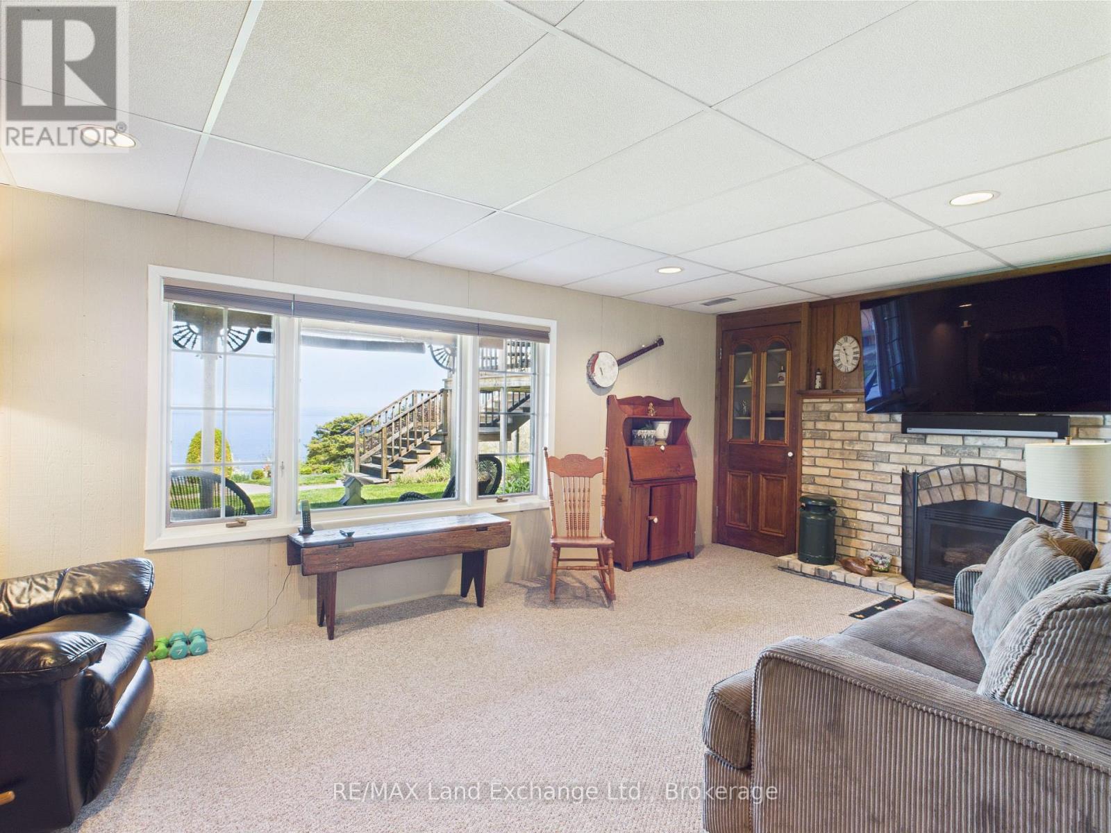 422 Penetangore Row, Kincardine, Ontario  N2Z 2J7 - Photo 28 - X12153025