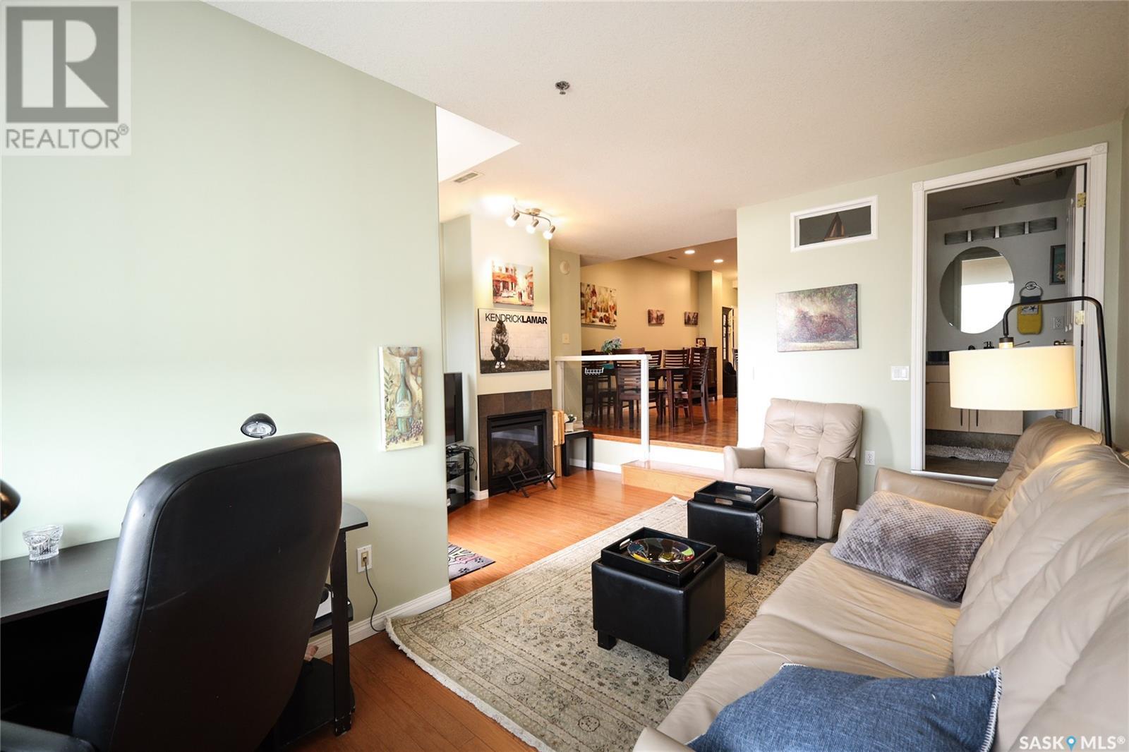 Property at 1207 1901 Victoria AVENUE image 1