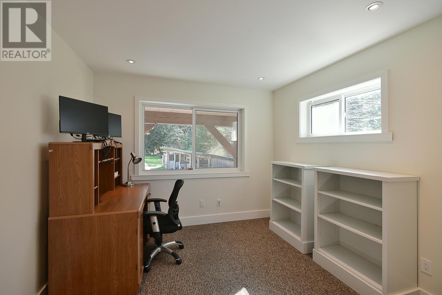 8429 Redrooffs Road, Halfmoon Bay, British Columbia  V7Z 1E6 - Photo 15 - R3000954