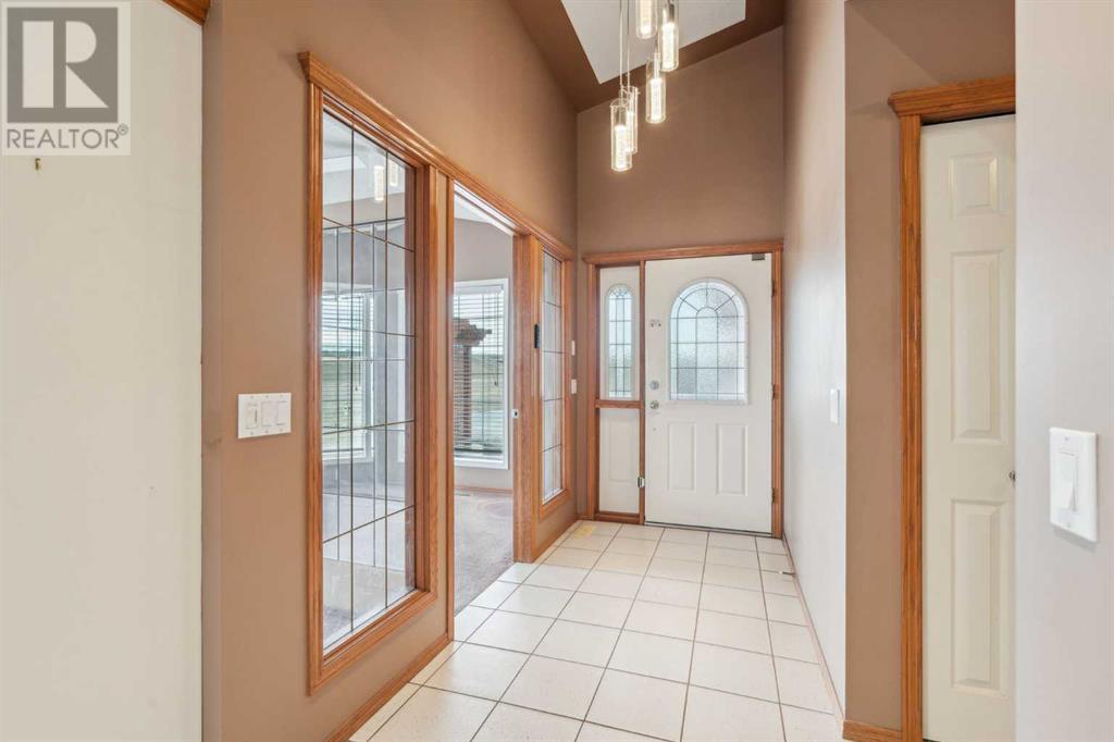 Property at 81 Sundown Manor SE image 2