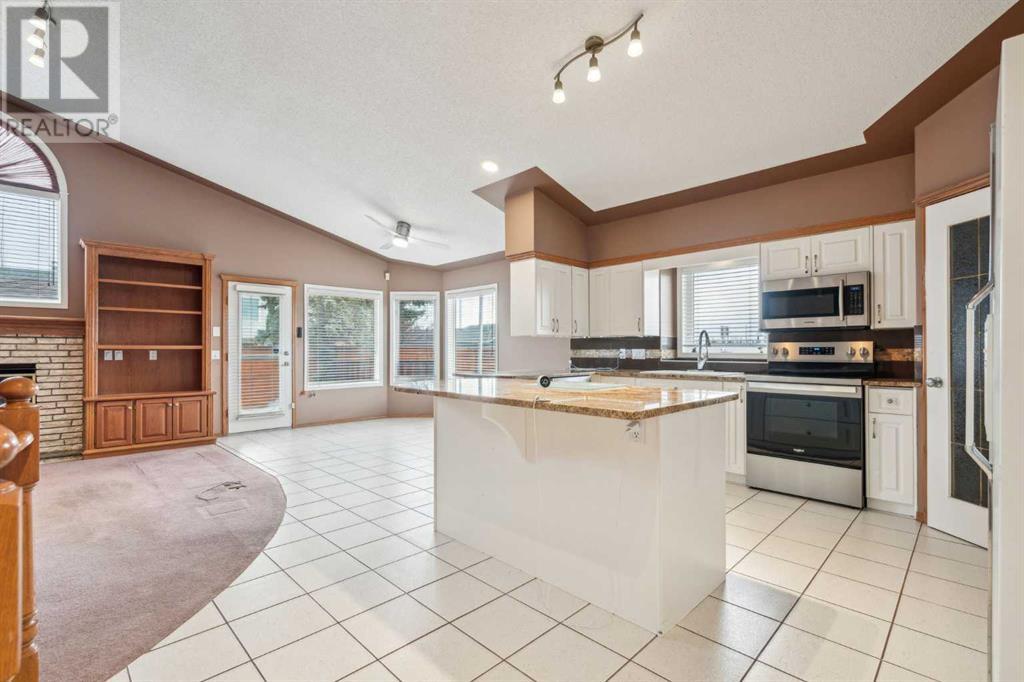 Property at 81 Sundown Manor SE image 5
