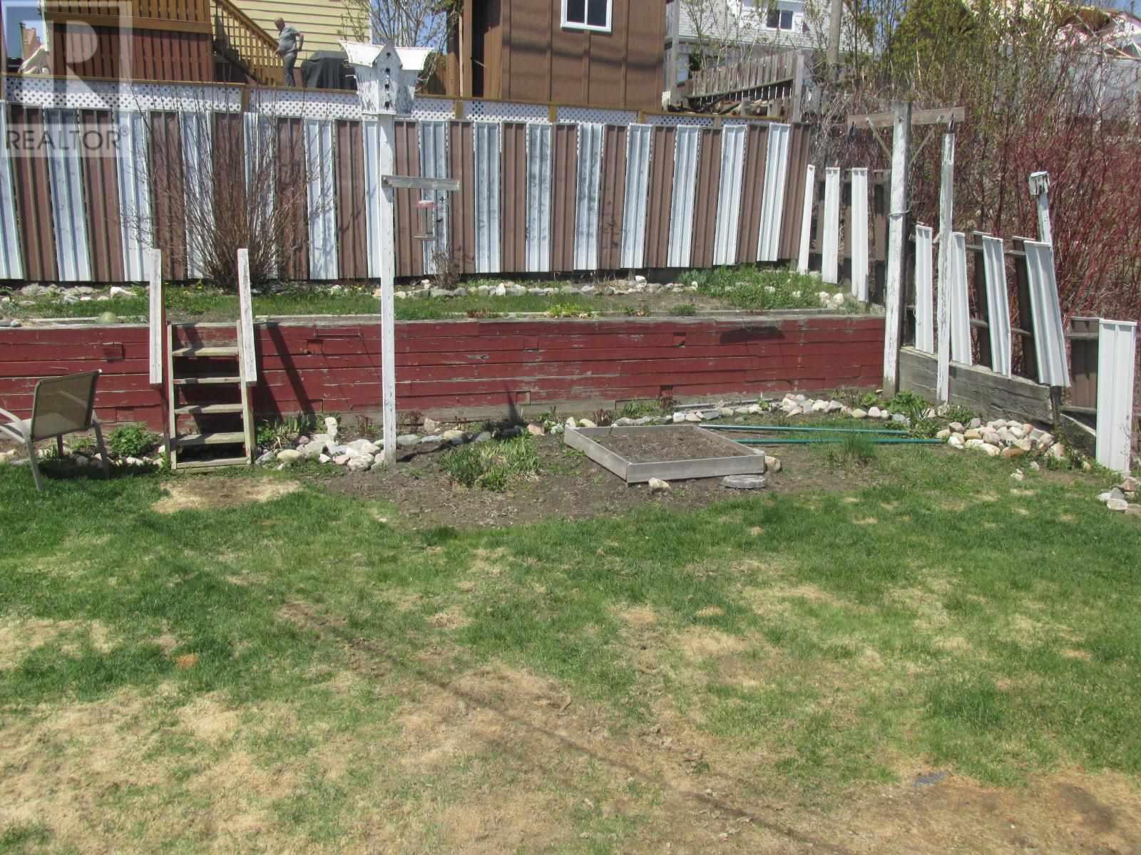 28 Denison Rd, Elliot Lake, Ontario  P5A 1L7 - Photo 30 - SM251103