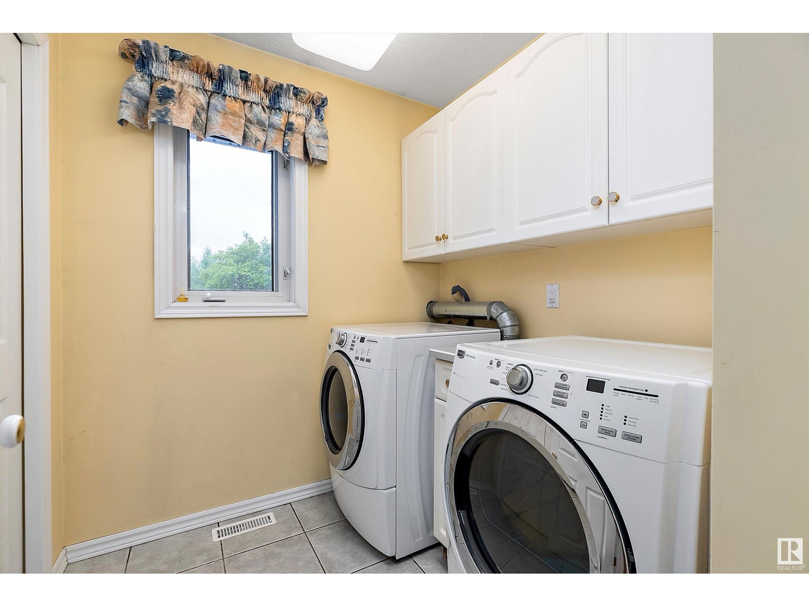 Property at 397 52458 Range Road 223 image 2