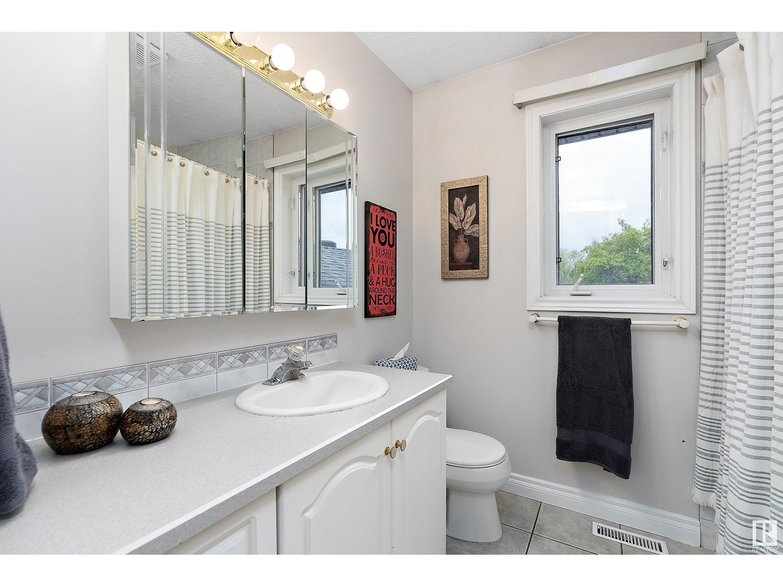 Property at 397 52458 Range Road 223 image 4