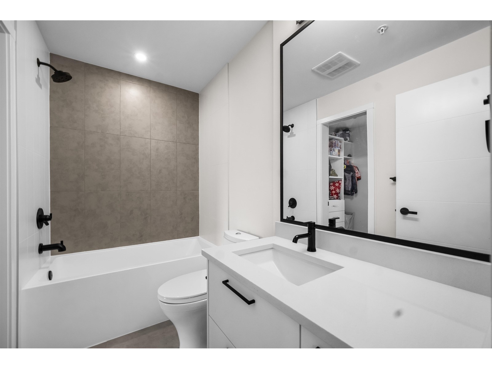 416 8117 200a Street, Langley, British Columbia  V2Y 3W9 - Photo 16 - R3004378