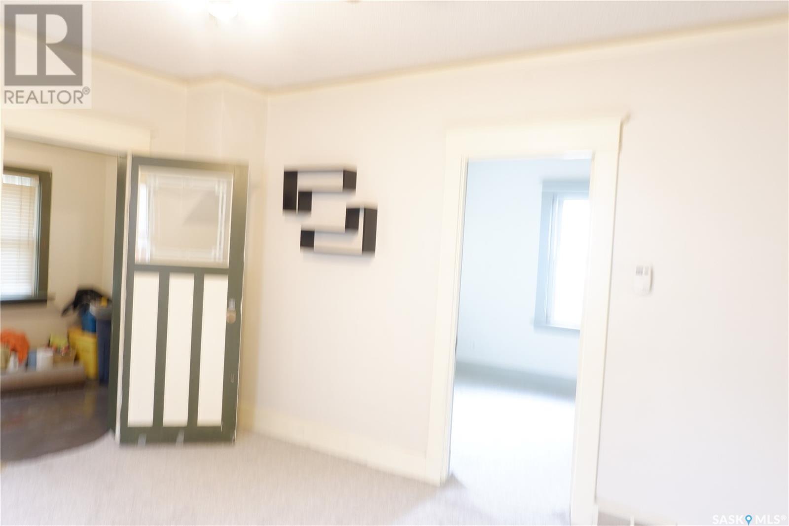 310 2nd Avenue W, Assiniboia, Saskatchewan  S0H 0B0 - Photo 11 - SK006515