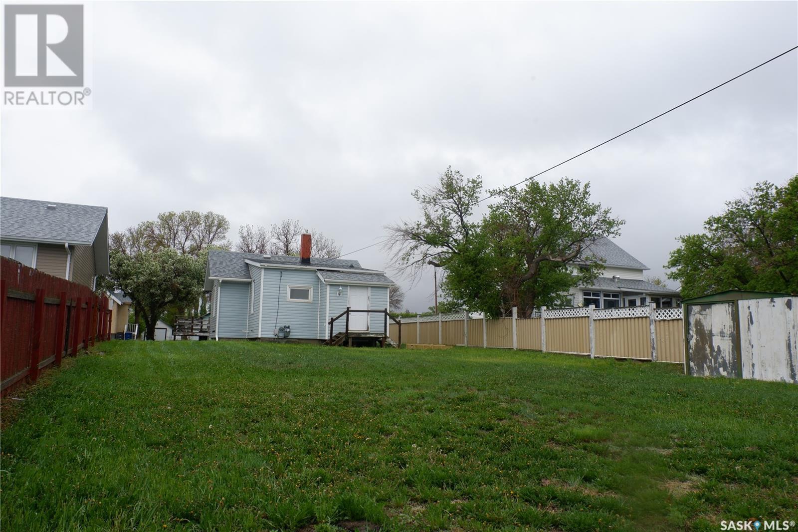 310 2nd Avenue W, Assiniboia, Saskatchewan  S0H 0B0 - Photo 3 - SK006515