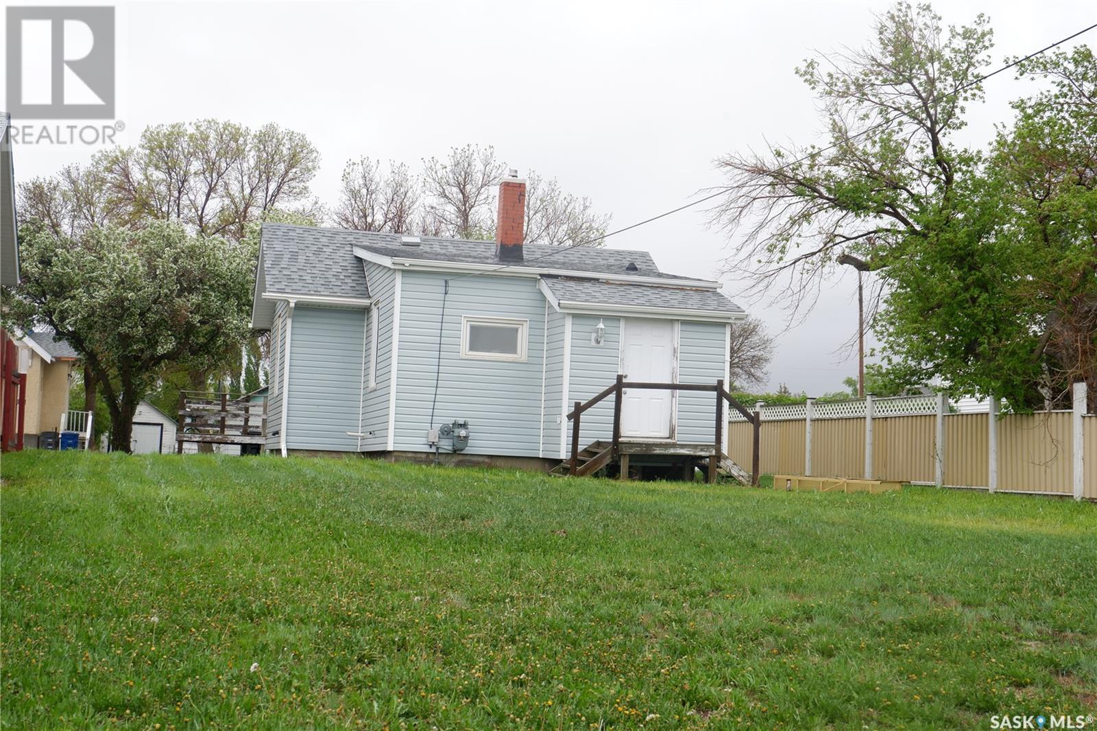 310 2nd Avenue W, Assiniboia, Saskatchewan  S0H 0B0 - Photo 4 - SK006515
