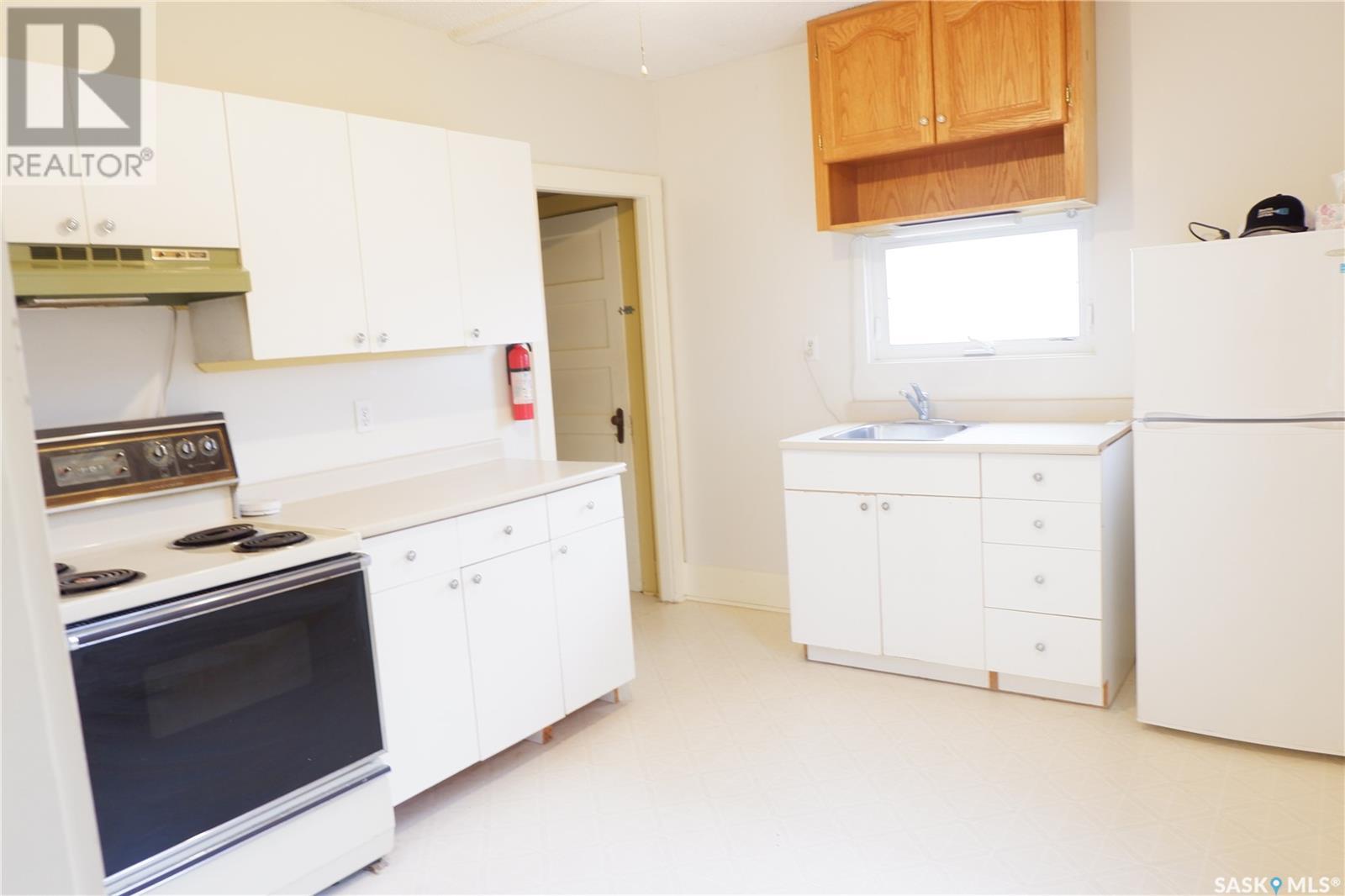 310 2nd Avenue W, Assiniboia, Saskatchewan  S0H 0B0 - Photo 6 - SK006515