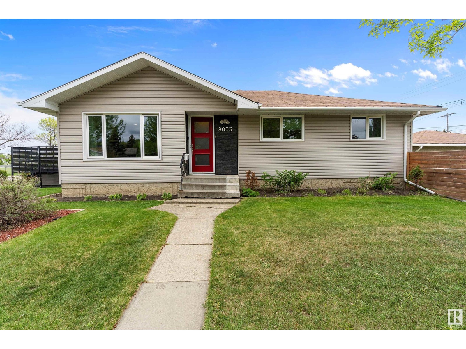 8003 76 AV NW, edmonton, Alberta