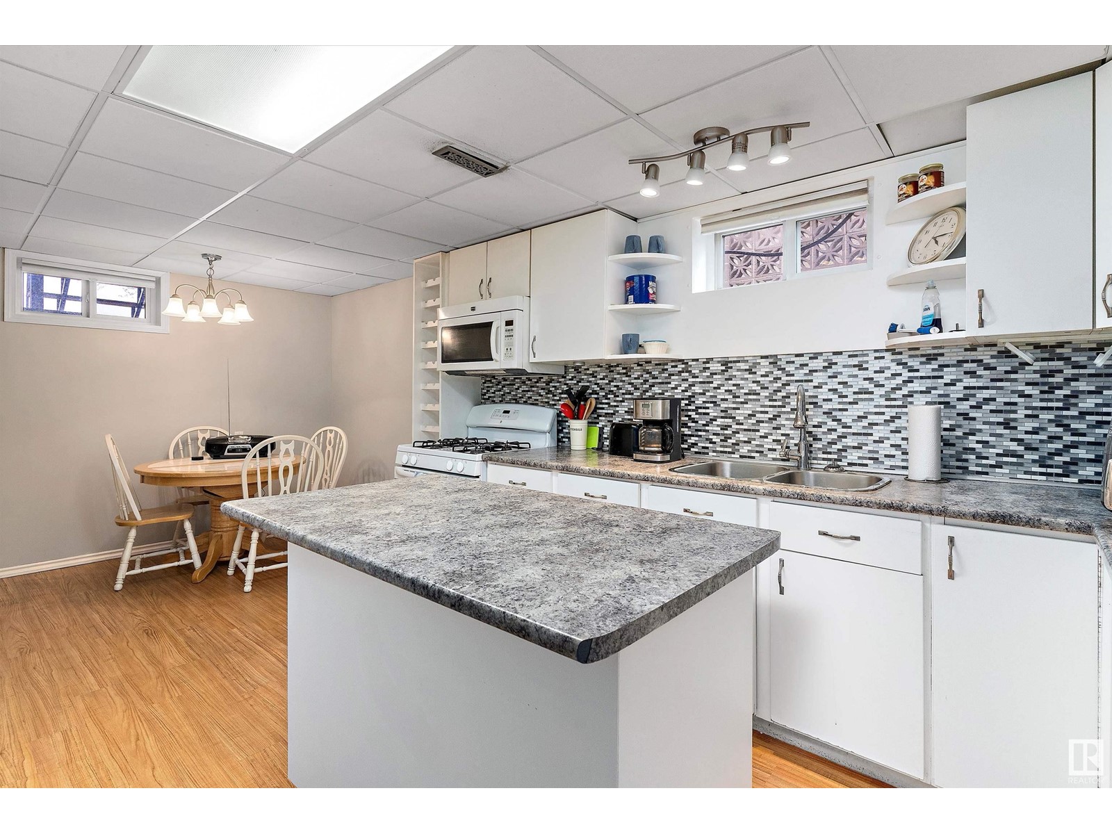 8003 76 Av Nw, Edmonton, Alberta  T6C 0H6 - Photo 32 - E4437468