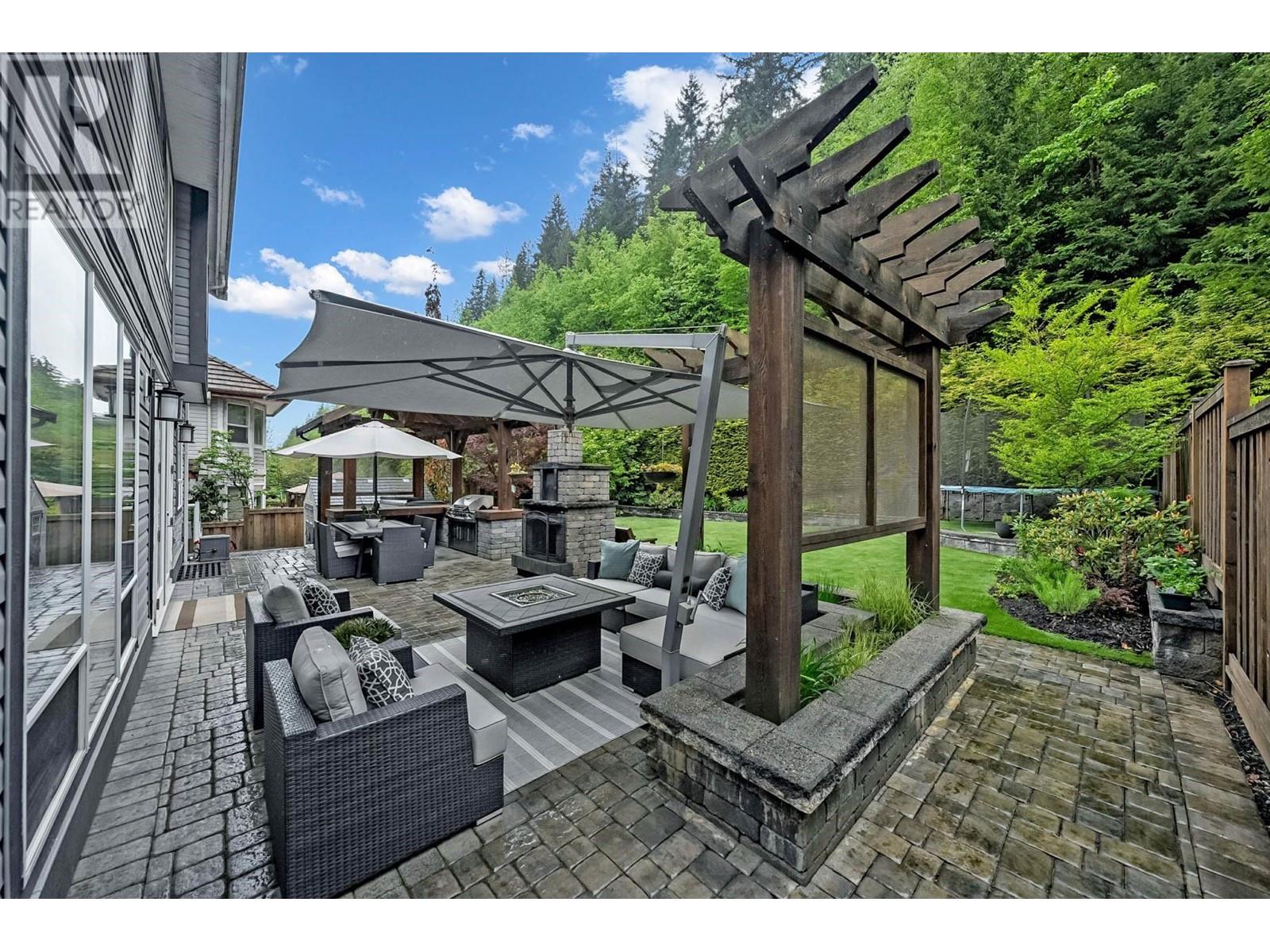 1742 Sugarpine Court, Coquitlam, British Columbia  V3E 3E4 - Photo 10 - R3004495