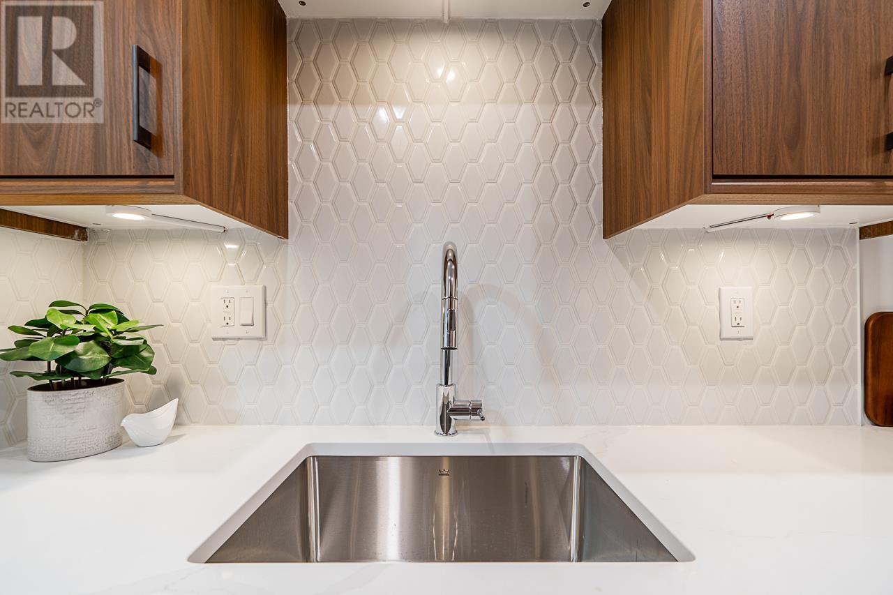 207 1717 W 13TH AVENUE, vancouver, British Columbia